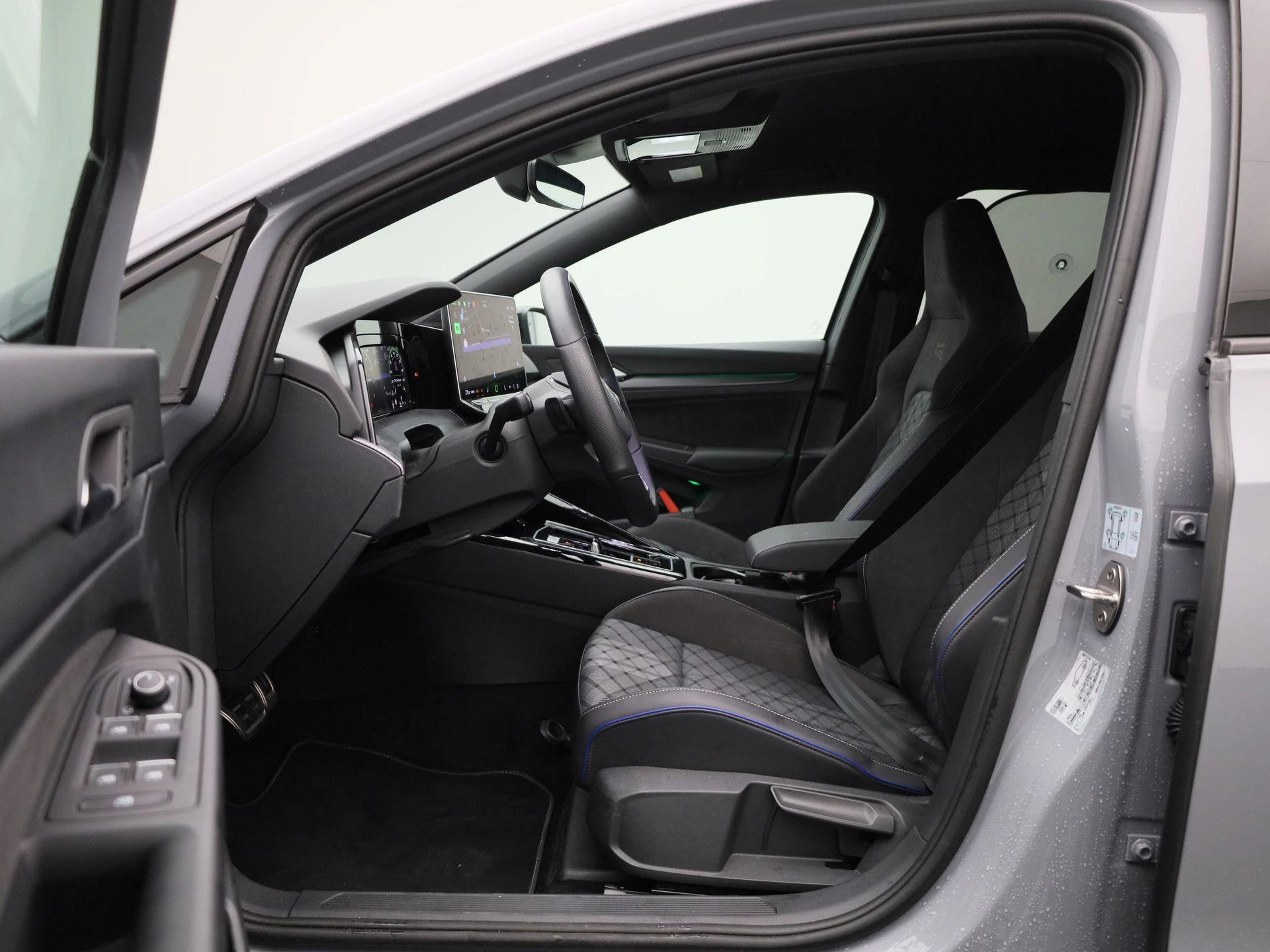 Volkswagen-Golf-image-9