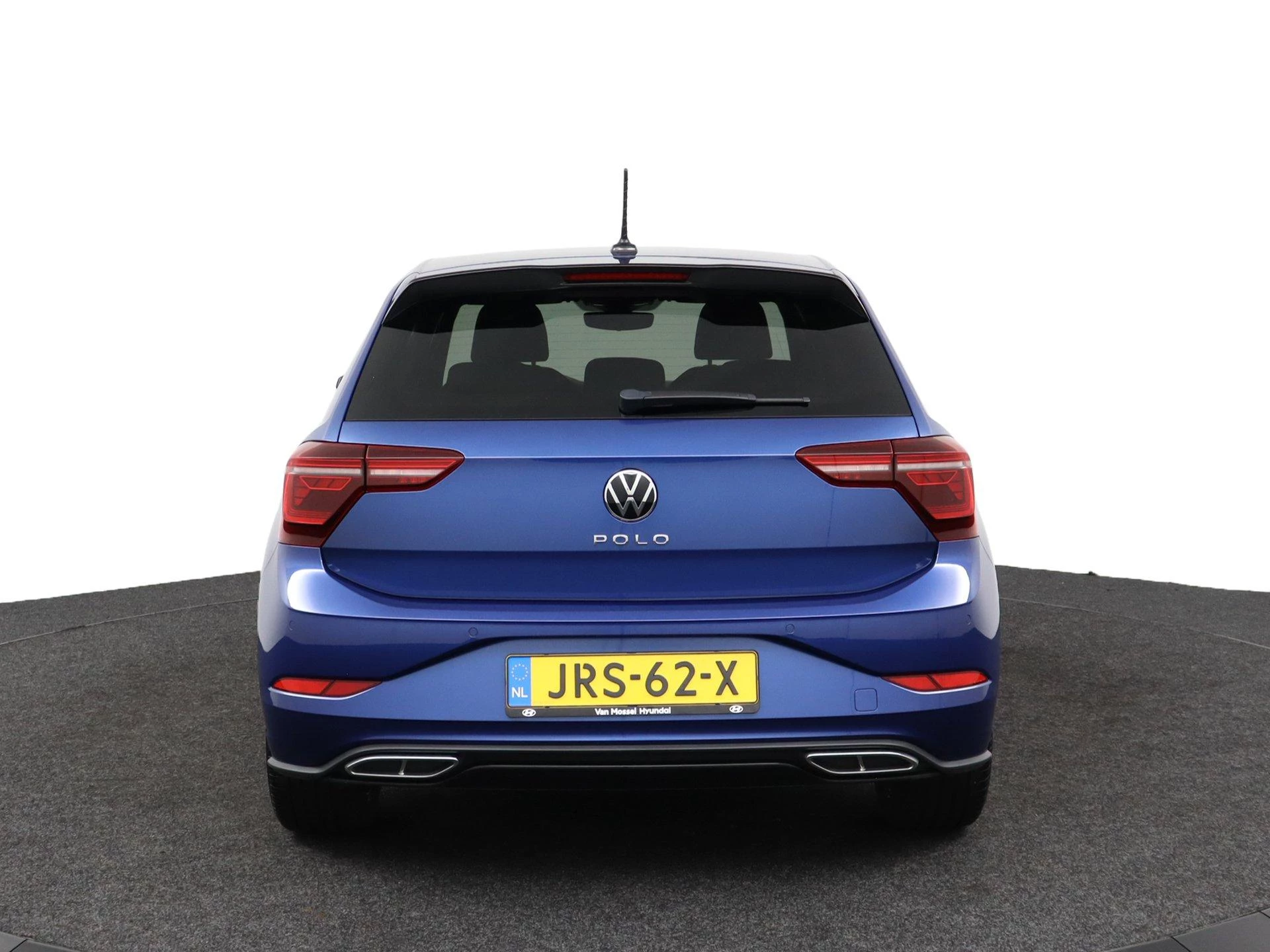 Volkswagen-Polo-image-4