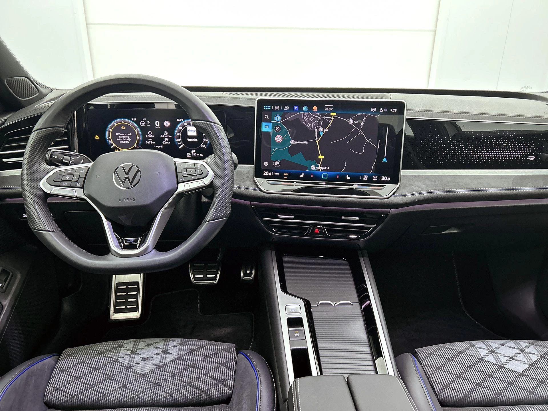 Volkswagen-Passat-image-8