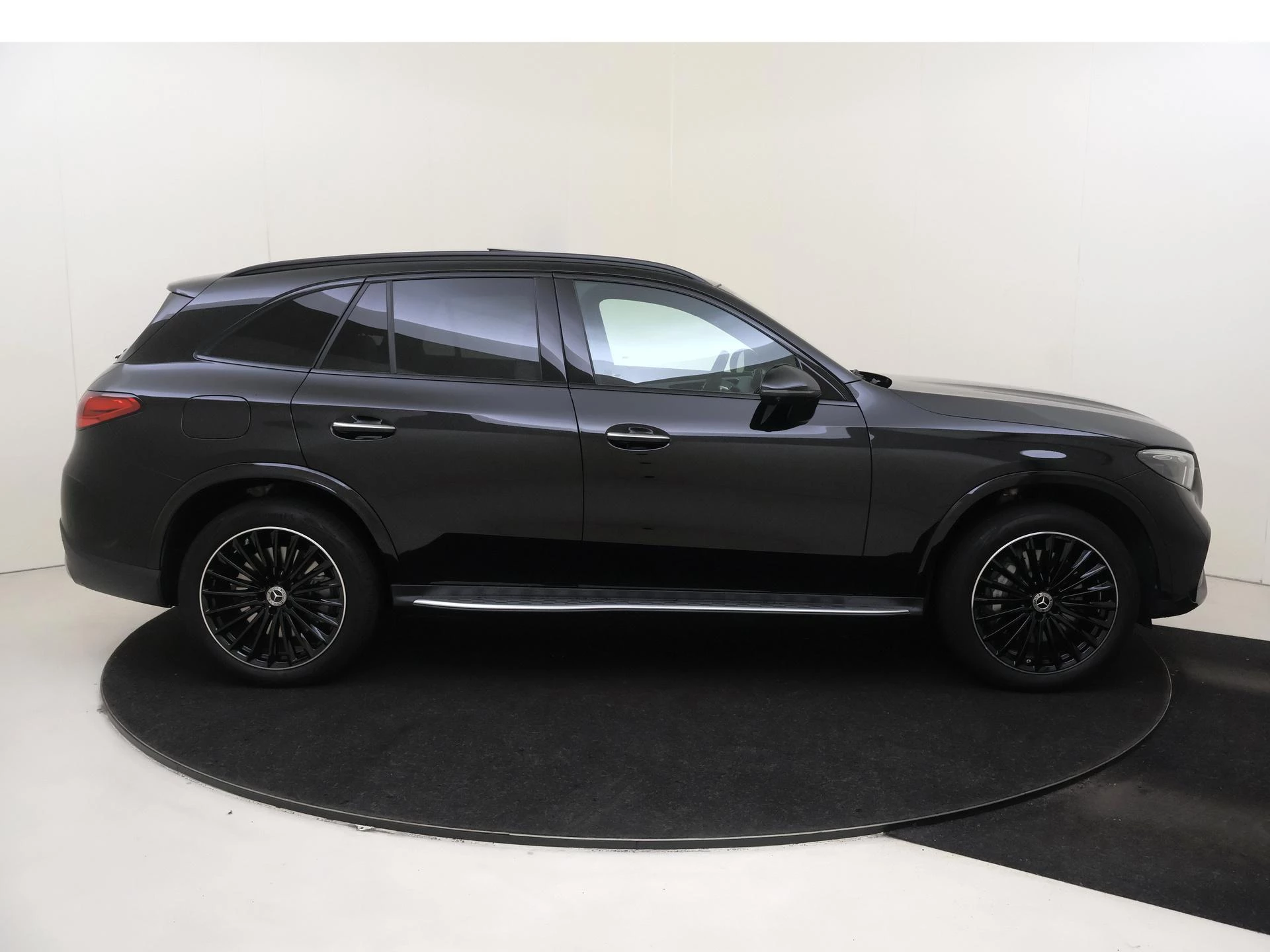 Mercedes-Benz GLC 300e 4MATIC AMG Line