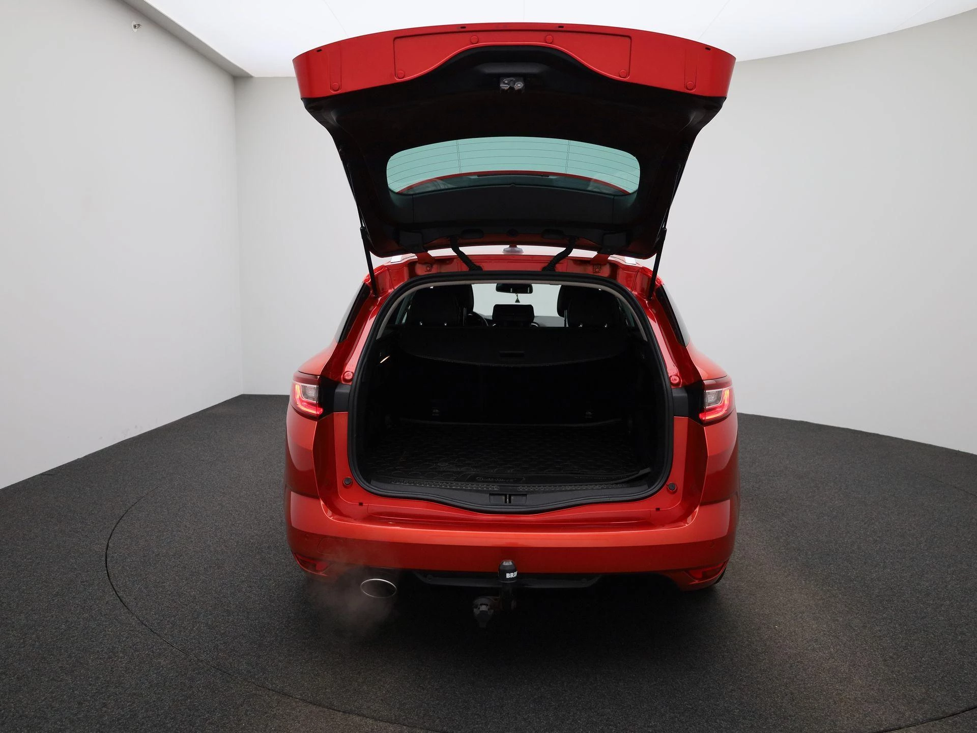 Renault-Mégane Estate-image-10