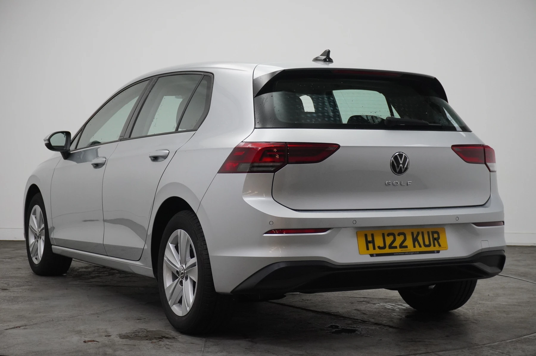 Volkswagen-Golf-image-2