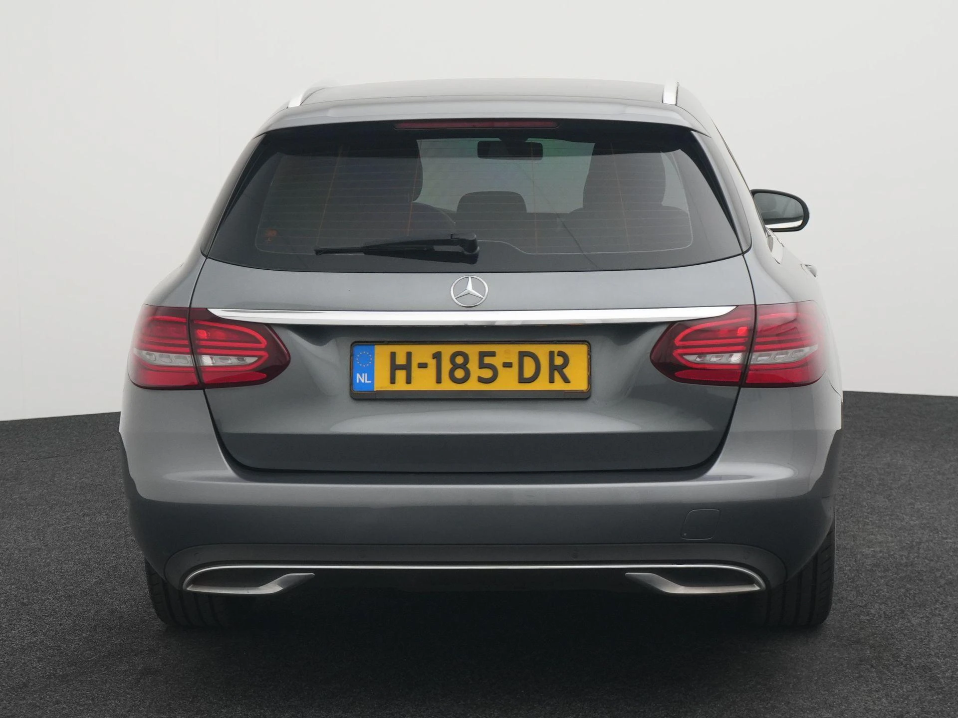 Mercedes-Benz-C-Klasse-image-4
