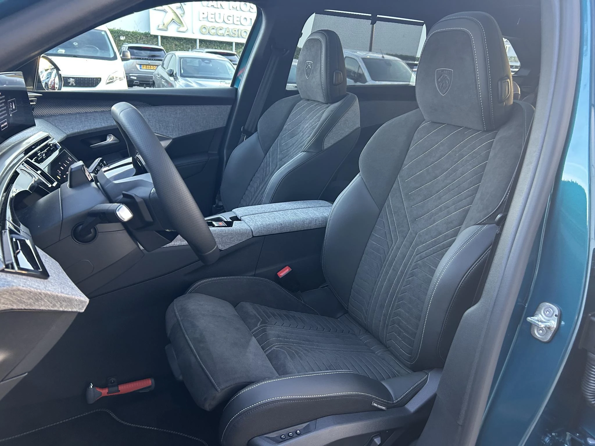 Peugeot e-5008 e-5008 210 GT 5 seats +pano dak+alcantara