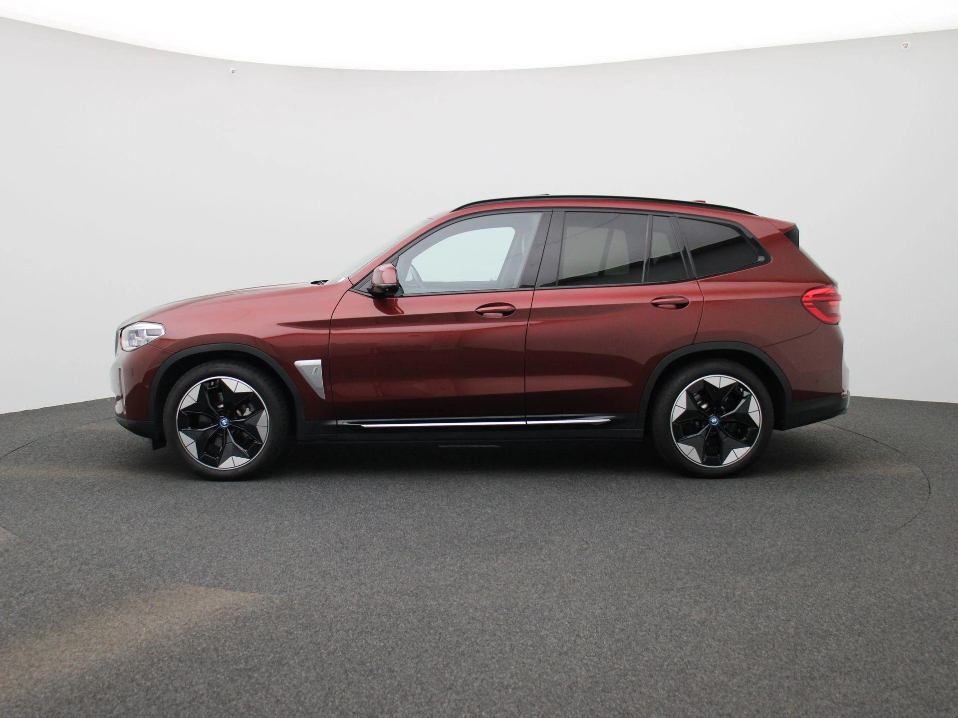 BMW-iX3-image-3