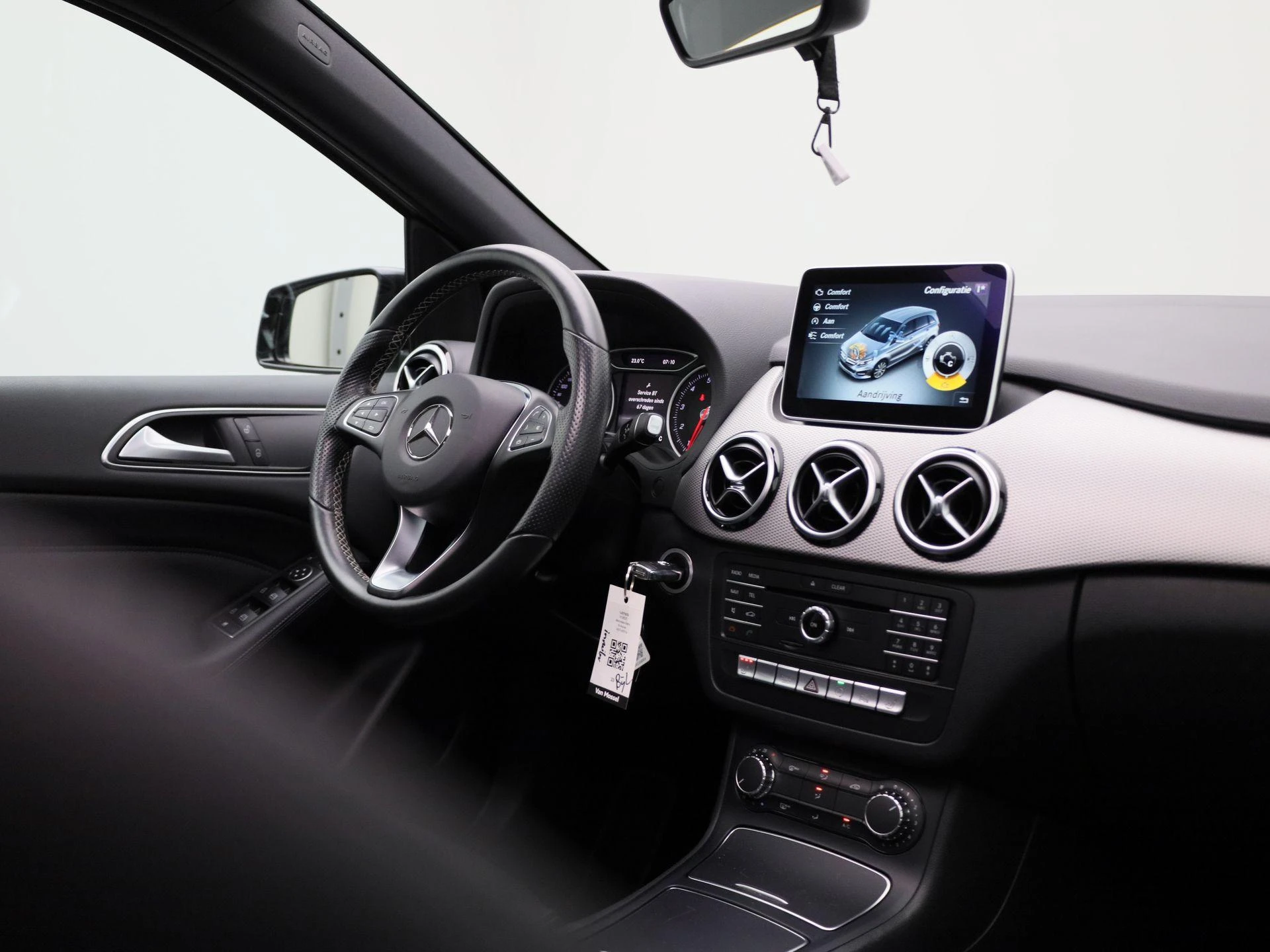 Mercedes-Benz-B-Klasse-image-33