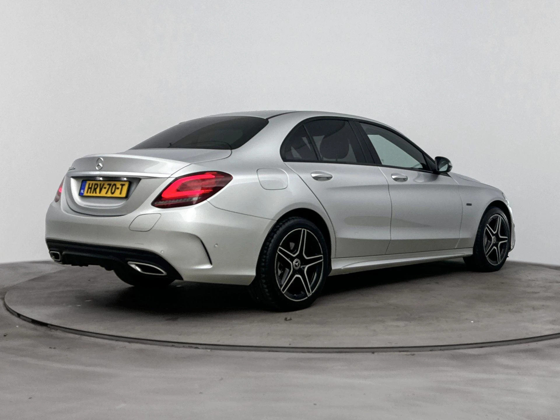 Mercedes-Benz-C-Klasse-image-3
