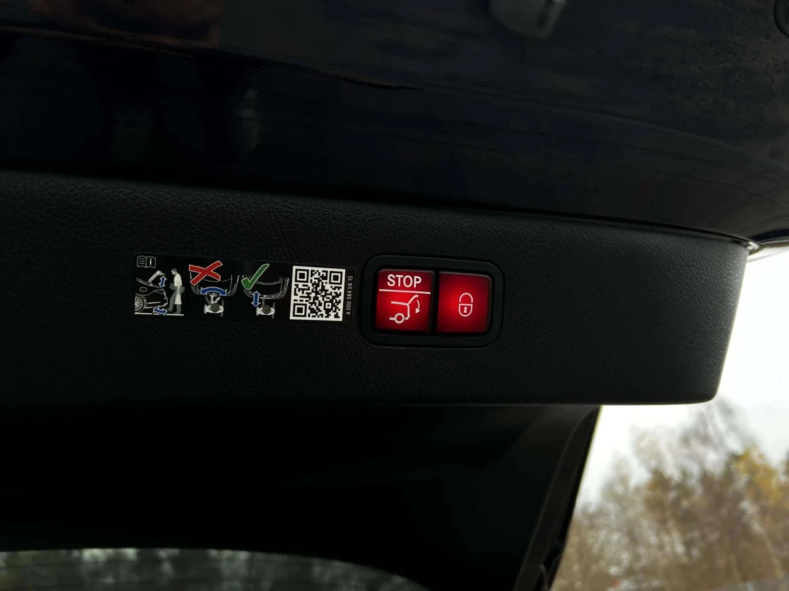 Mercedes-Benz-EQS-image-22