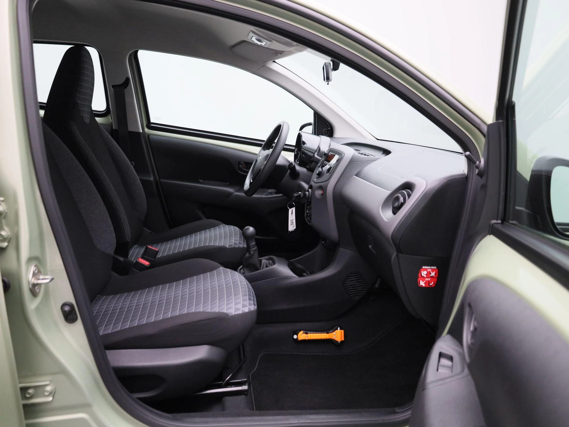 Peugeot-108-image-28