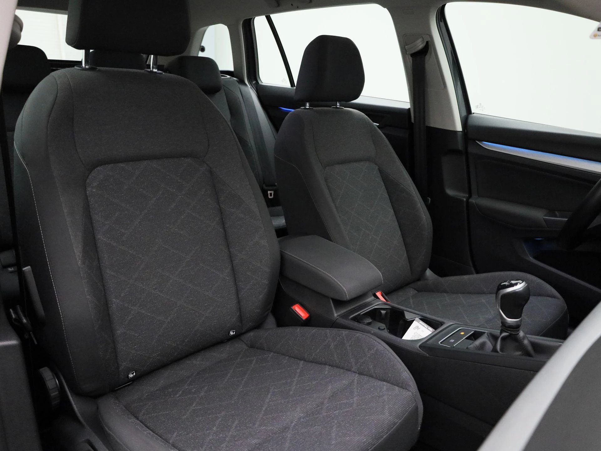 Volkswagen-Golf-image-35