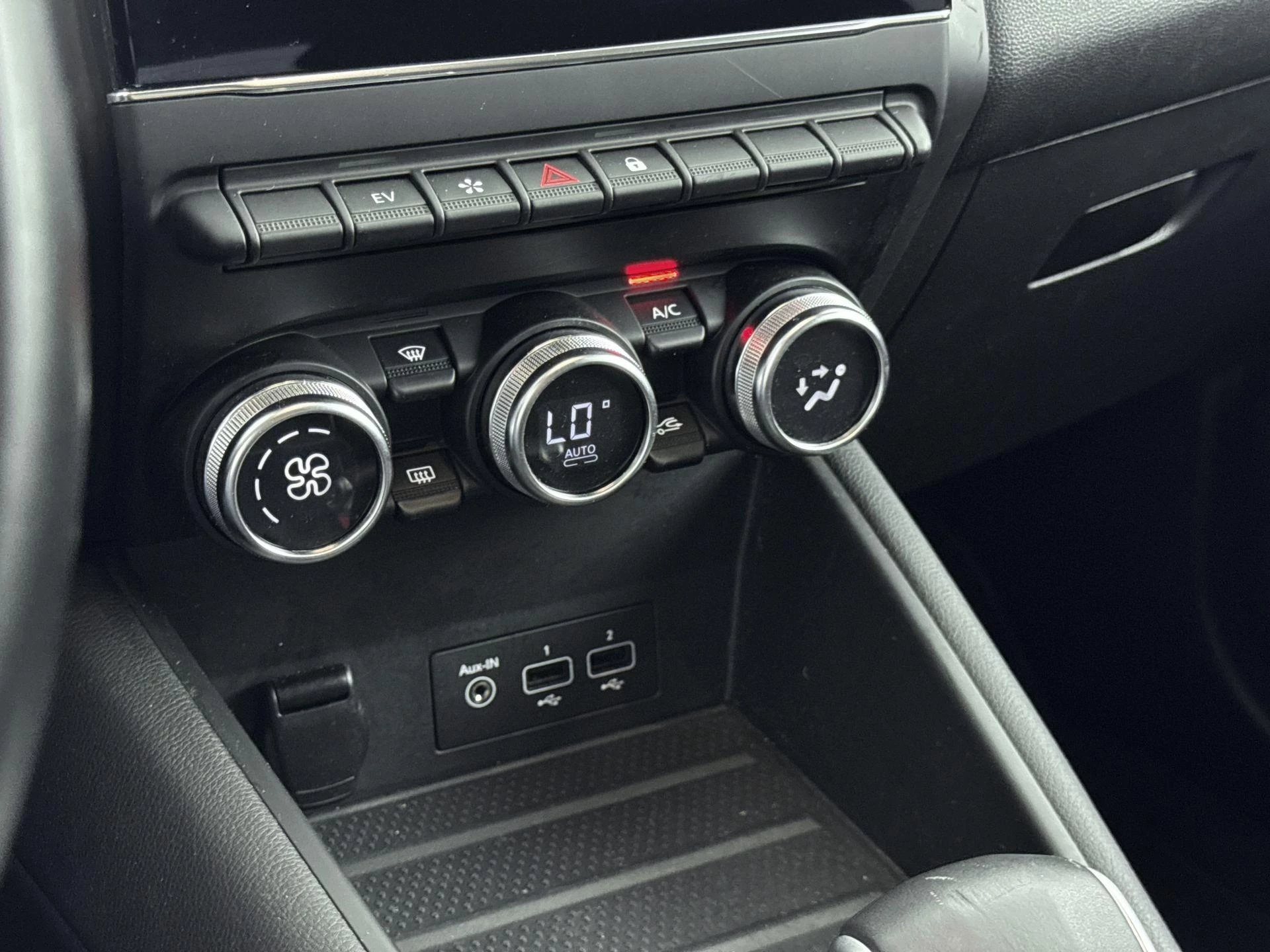 Renault-Captur-image-22