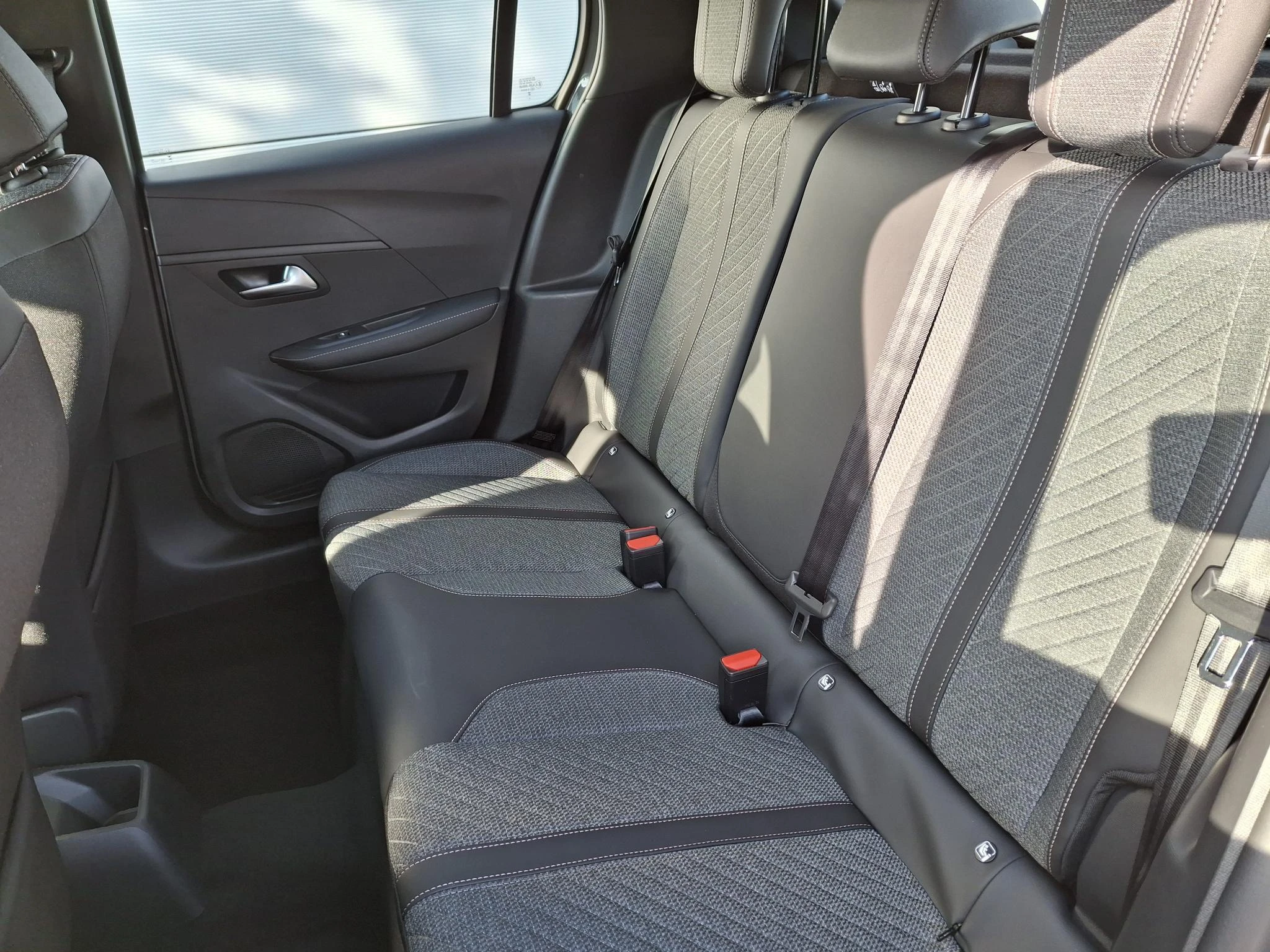 Peugeot-208-image-11