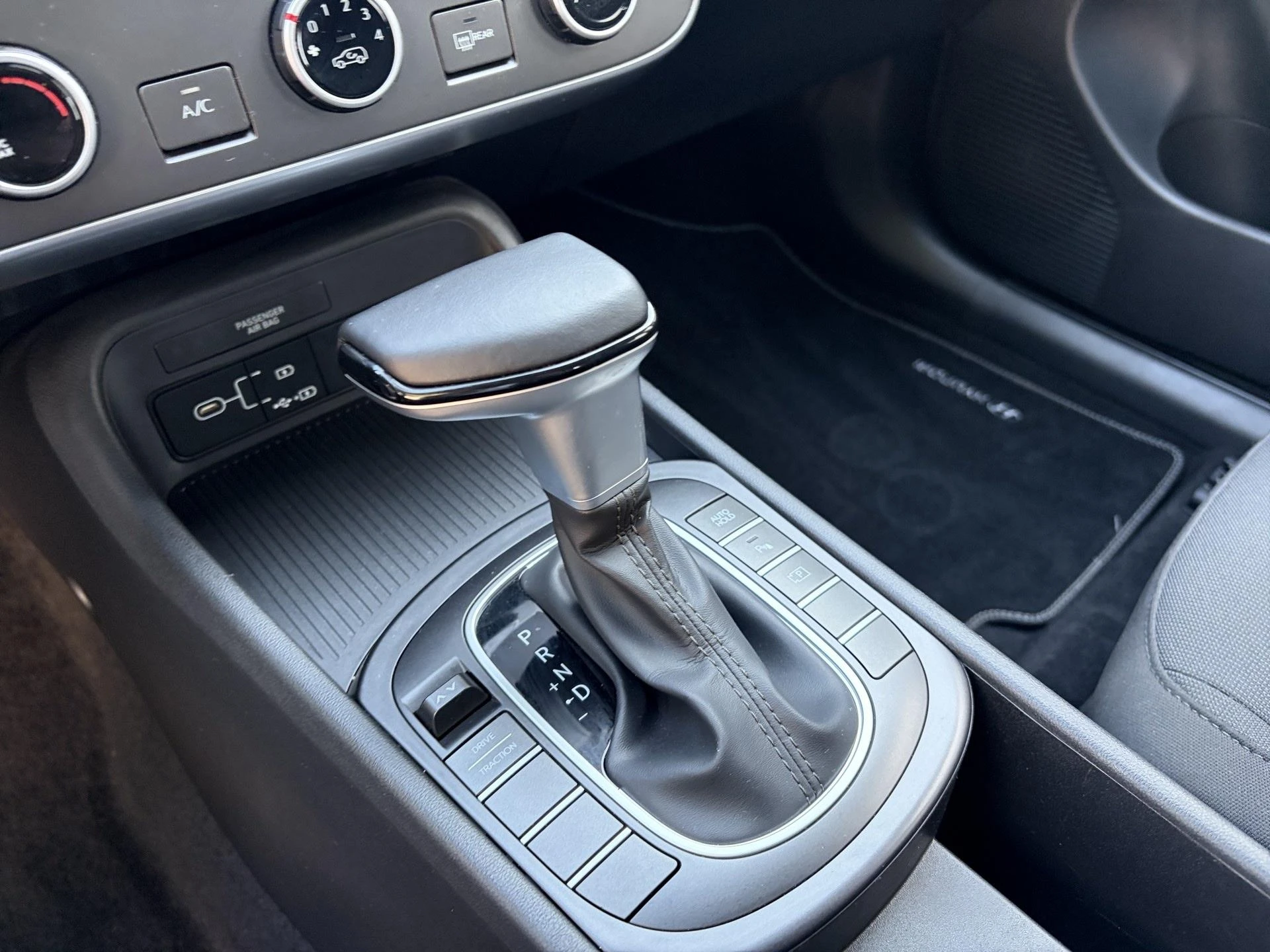 Hyundai-Kona-image-13
