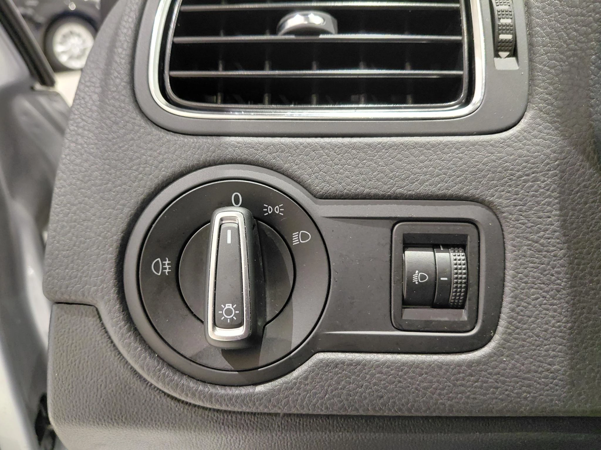 Volkswagen Polo 1.2 TSI Comfortline Business R