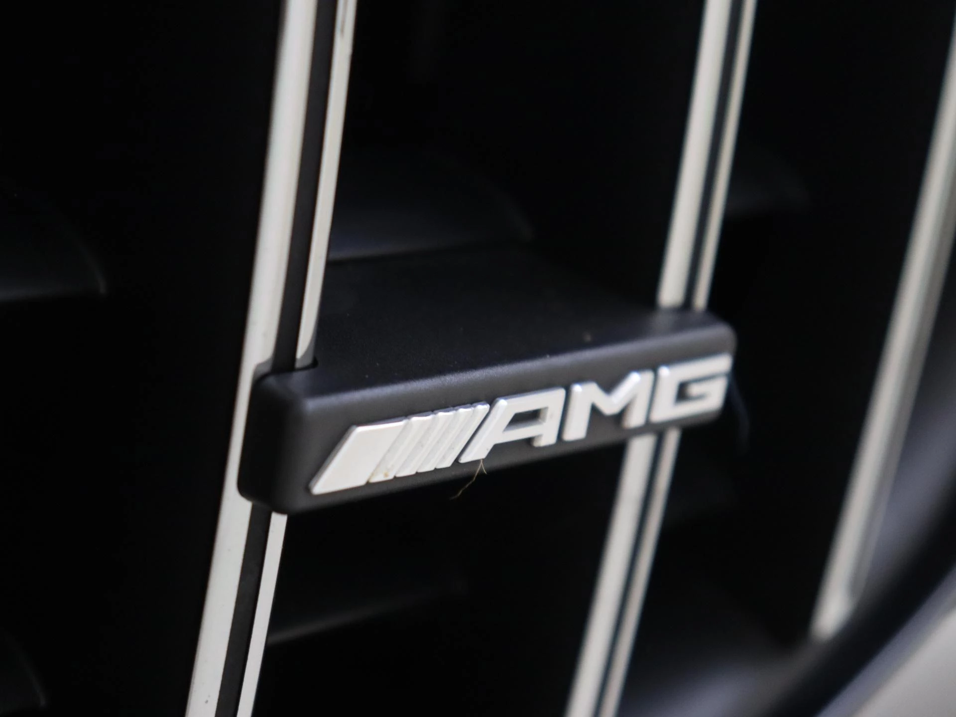 Mercedes-Benz-GLB-image-10