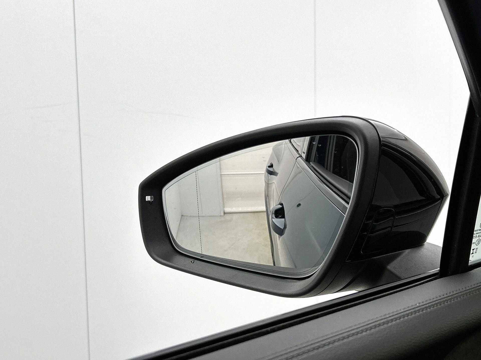 Volkswagen-Tiguan-image-23