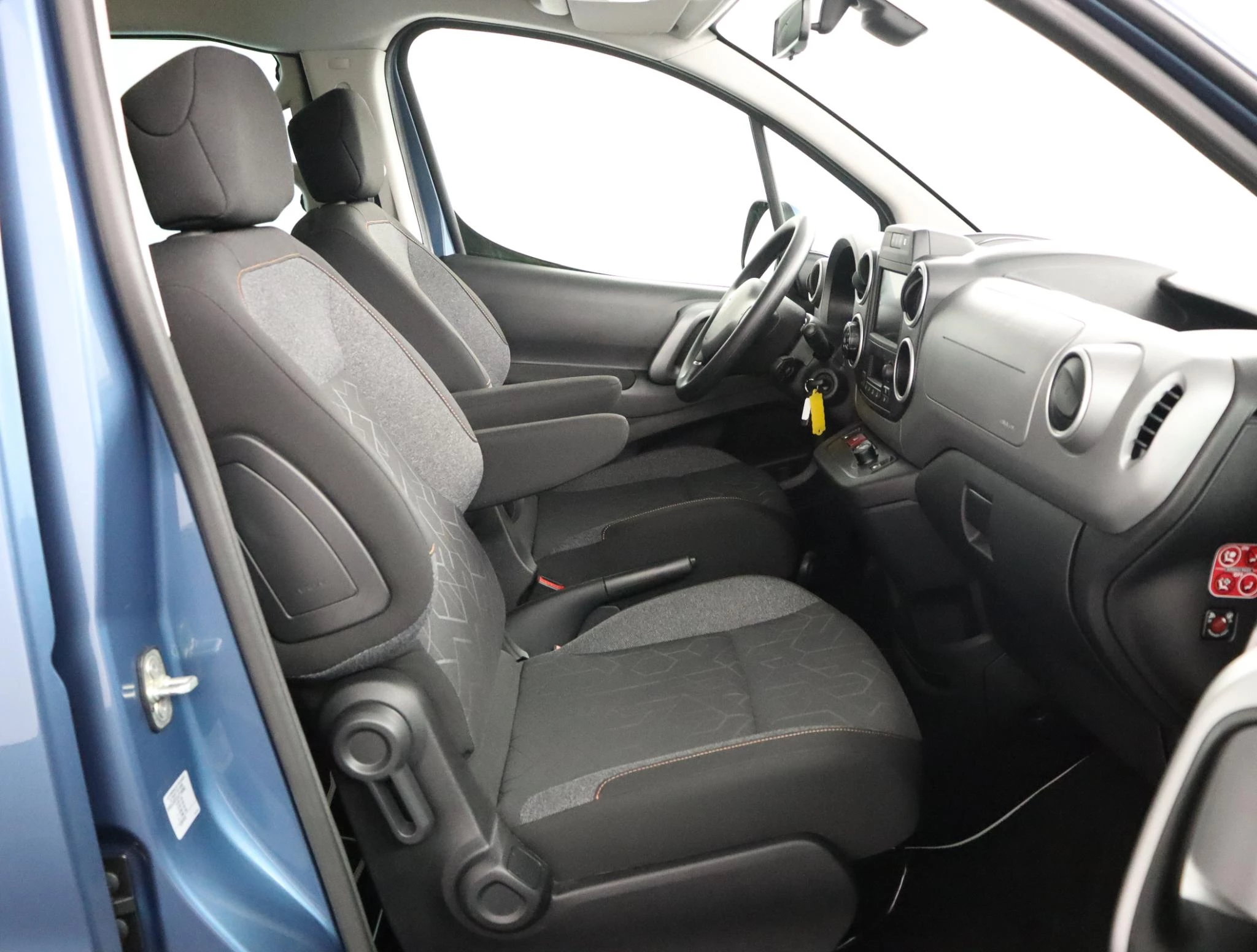 Peugeot-e-Partner-image-15