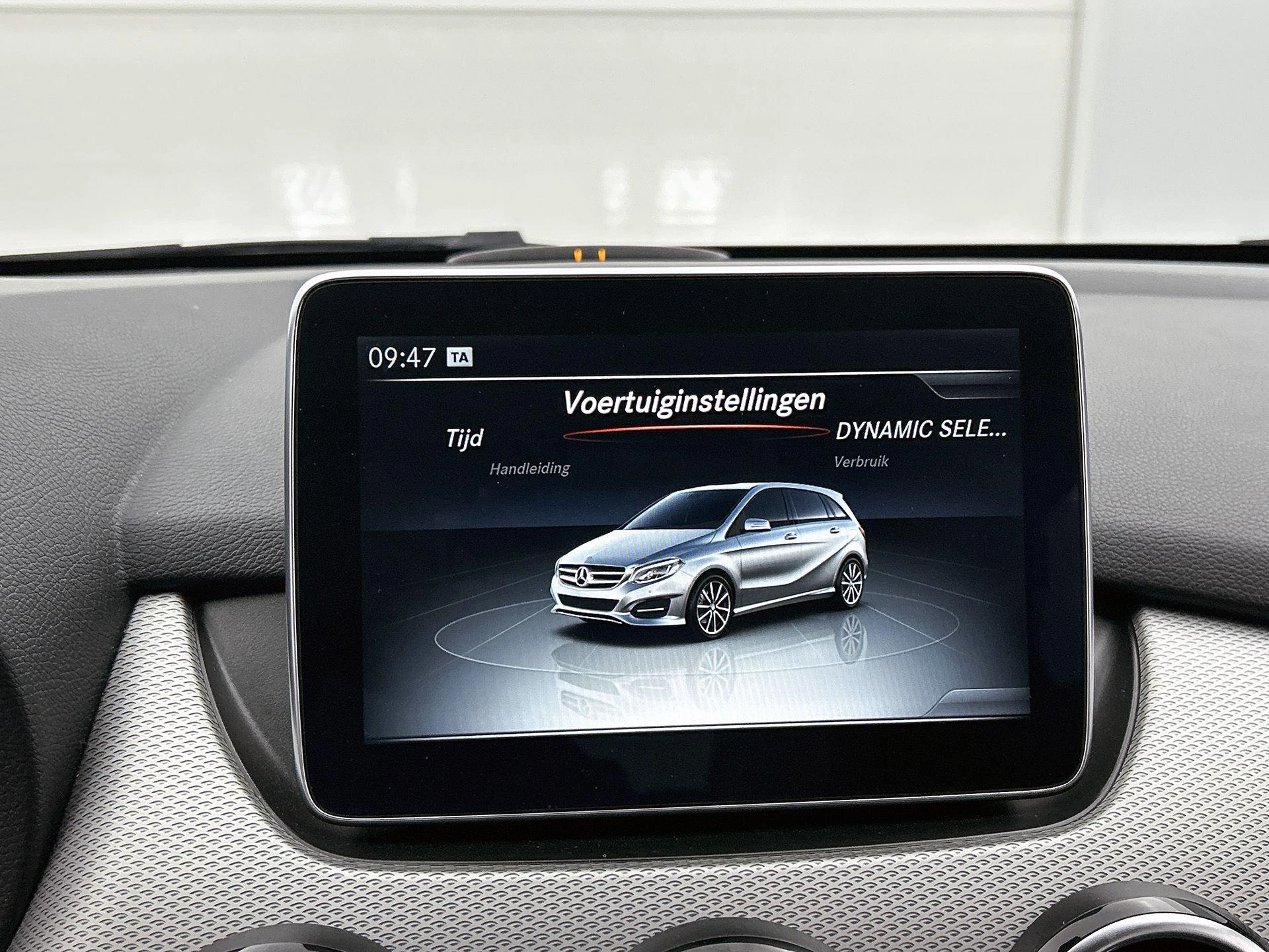 Mercedes-Benz-B-Klasse-image-27
