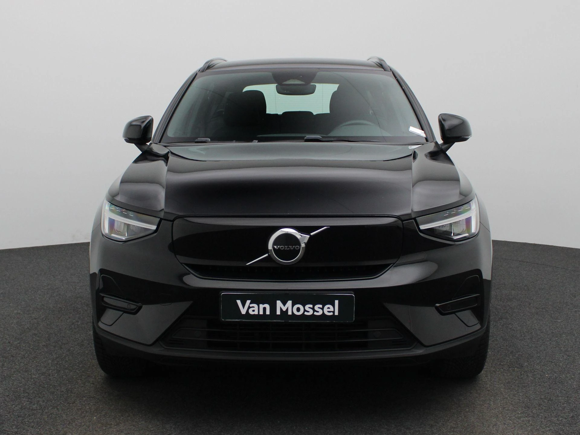 Volvo-XC40-image-2