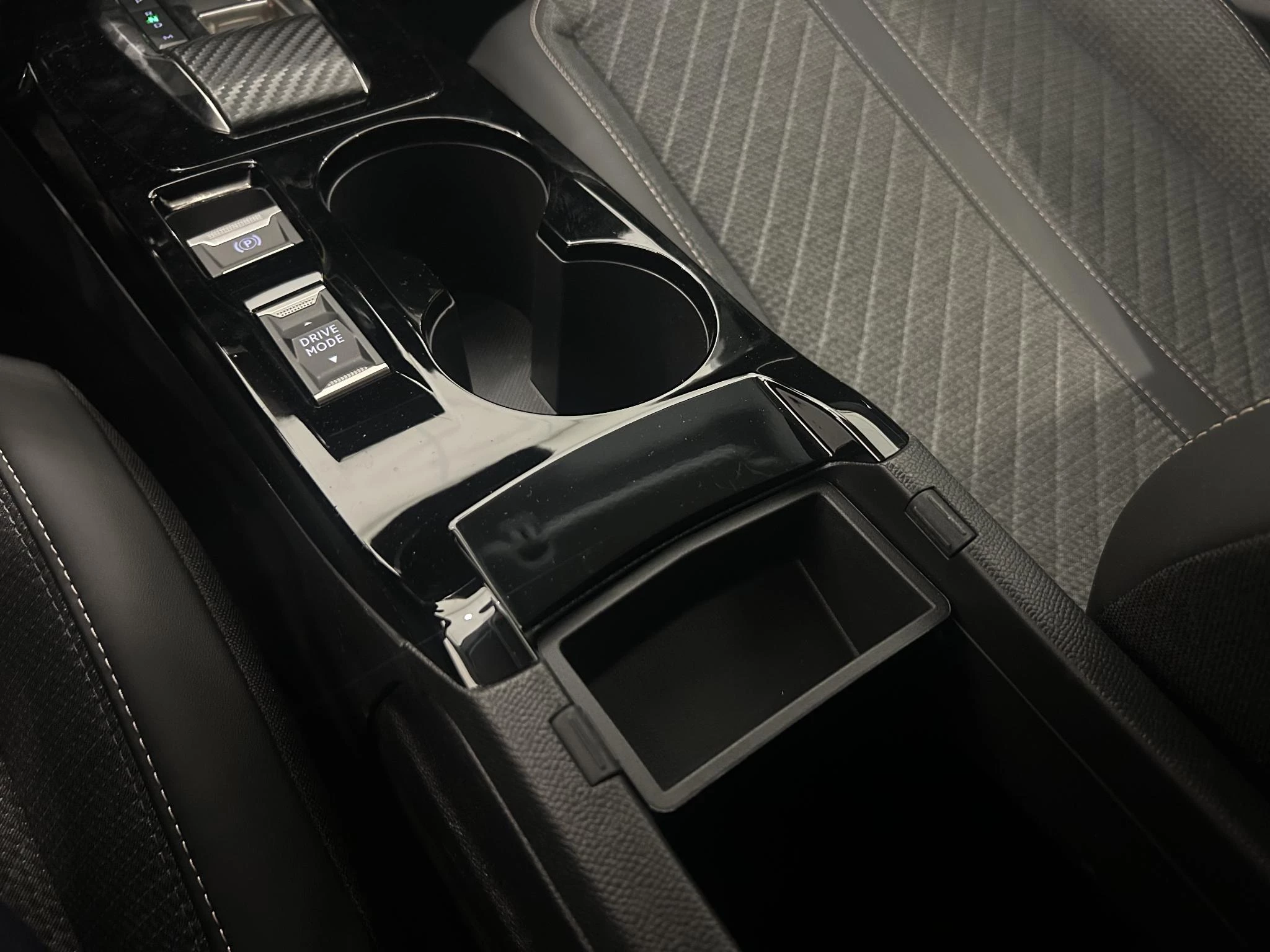 Peugeot 208 1.2 Hybrid 110 e-DCS6 Allure