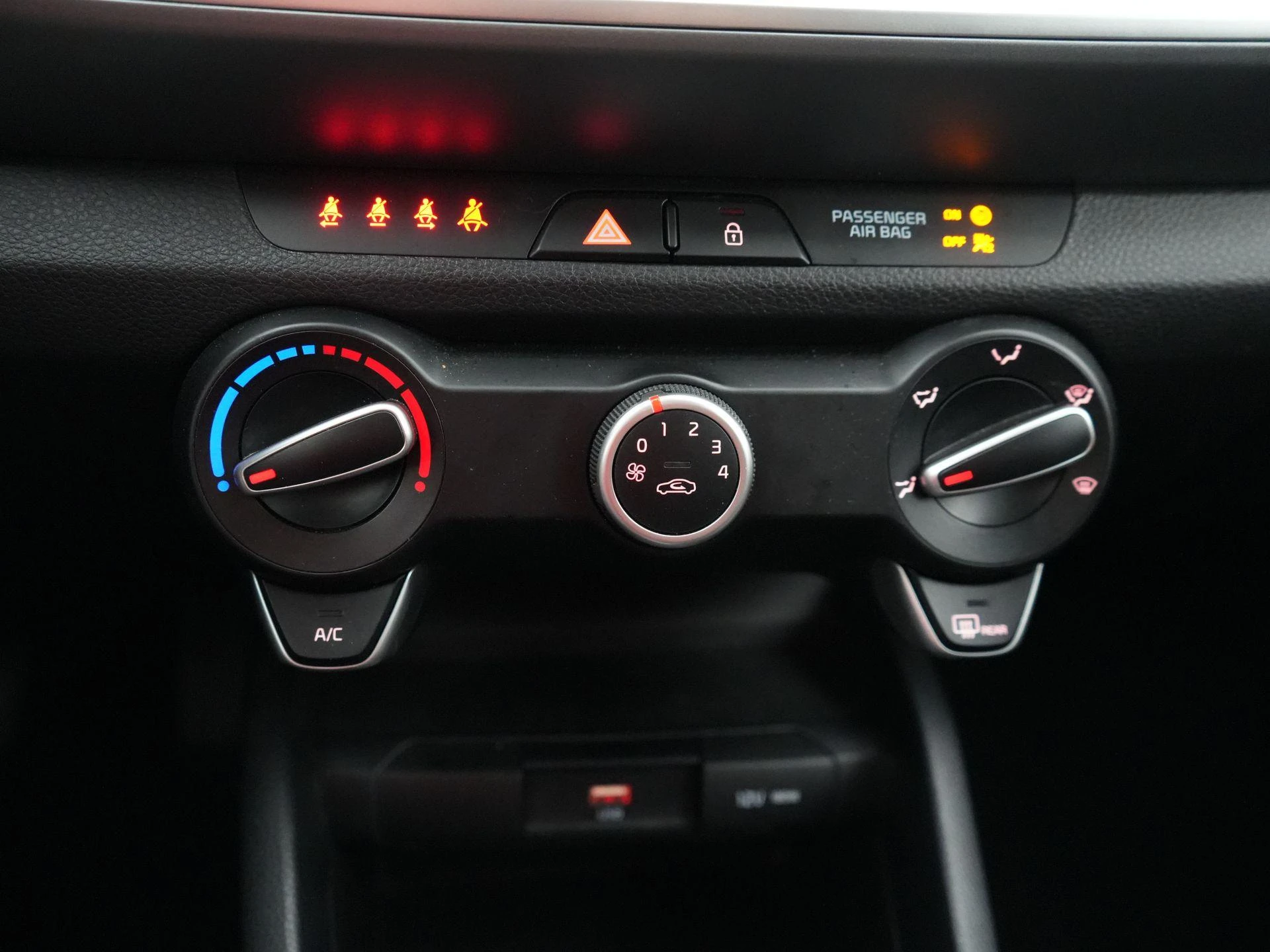 Kia-Stonic-image-16