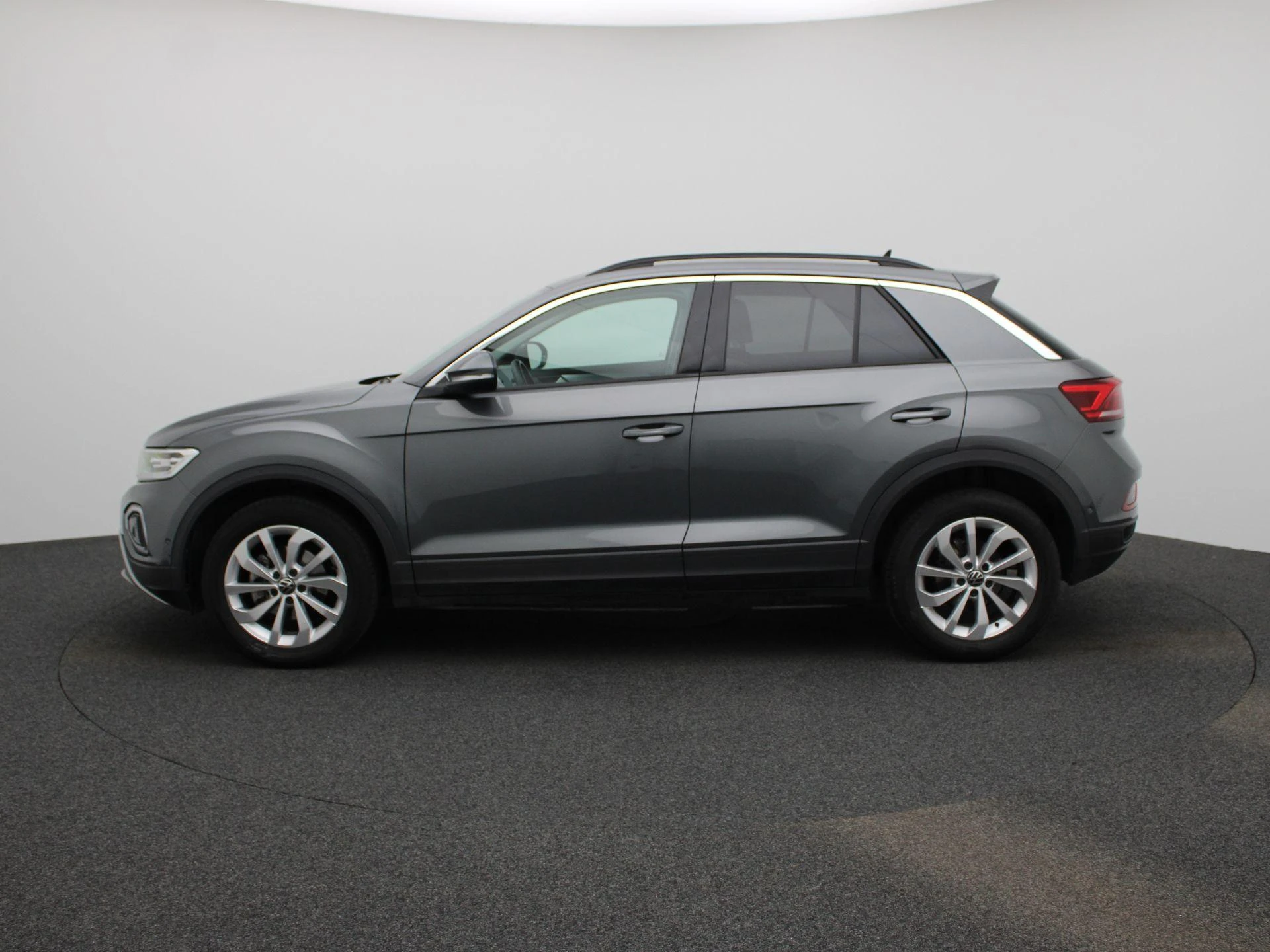 Volkswagen-T-Roc-image-3