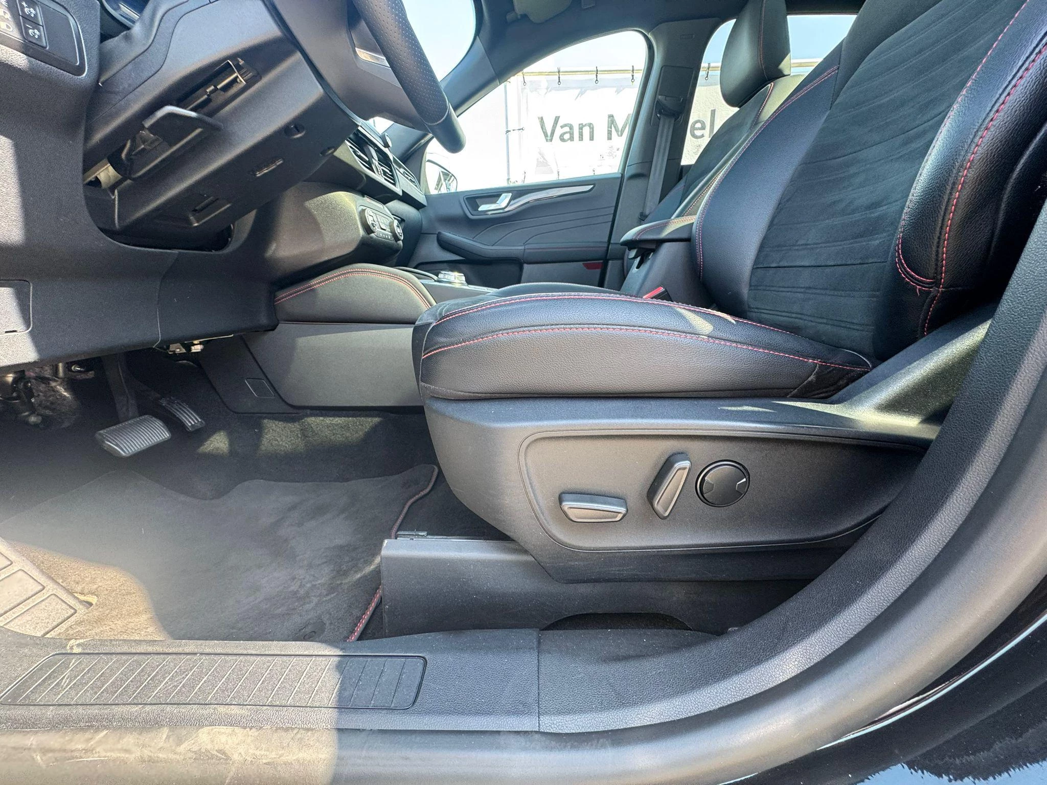 Ford-Kuga-image-27