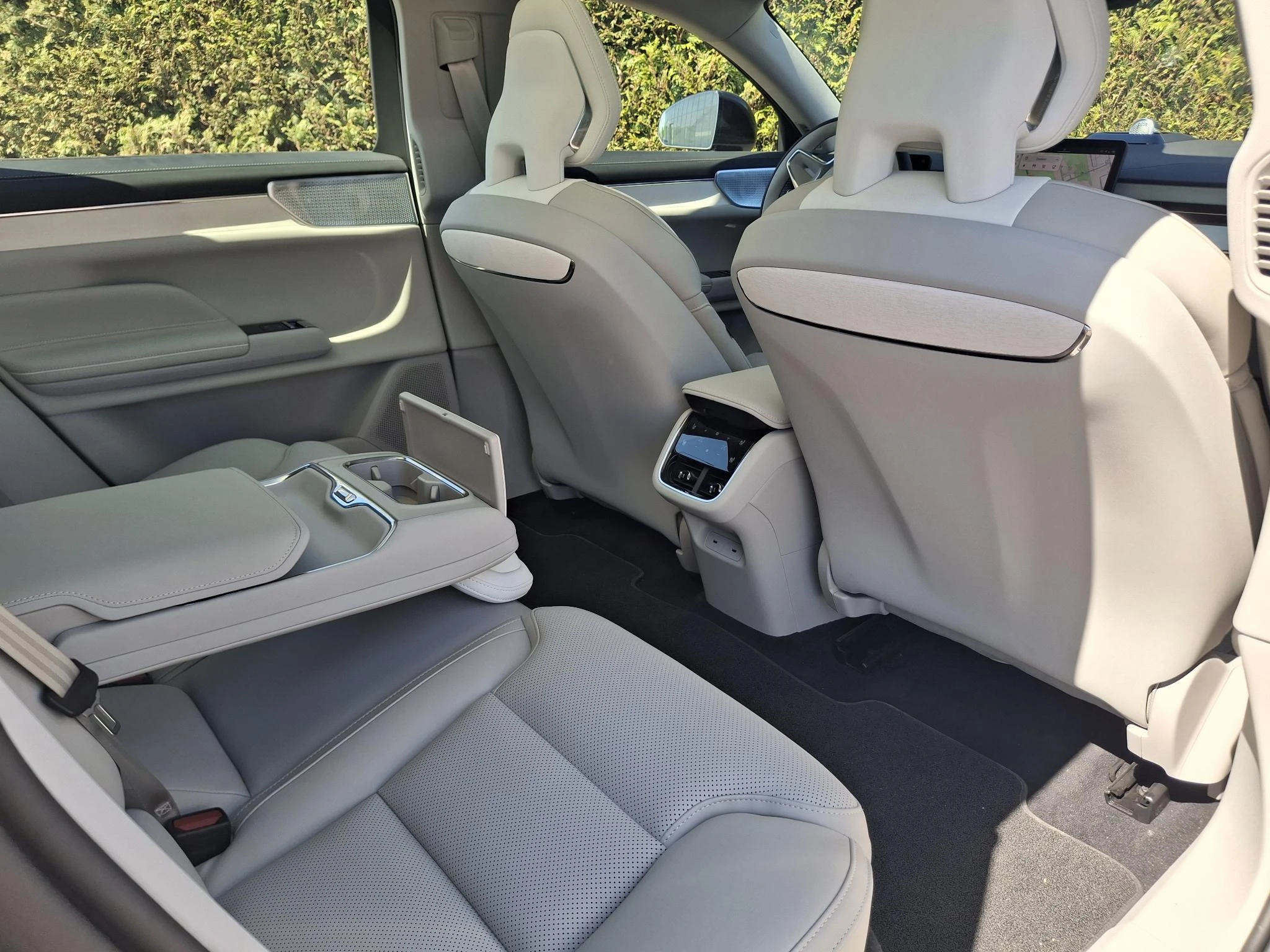 Volvo-ES90-image-25