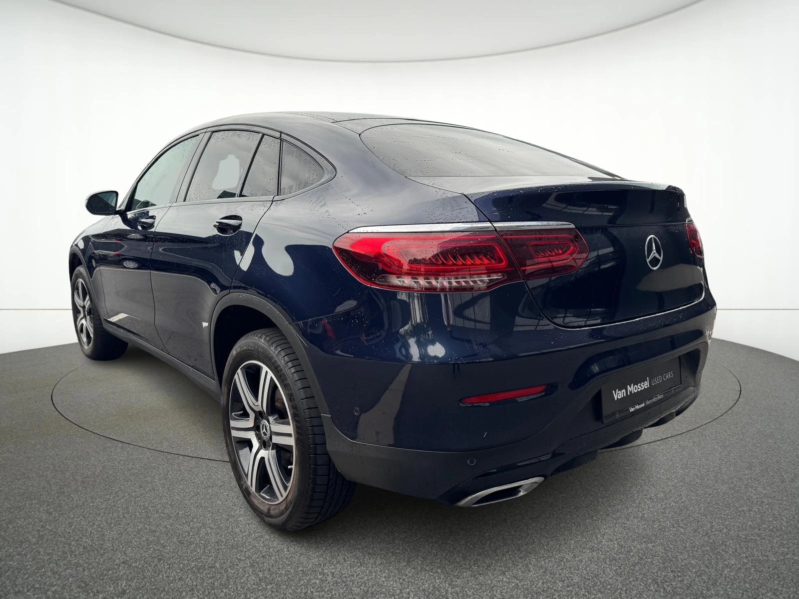 Mercedes-Benz-GLC-image-2