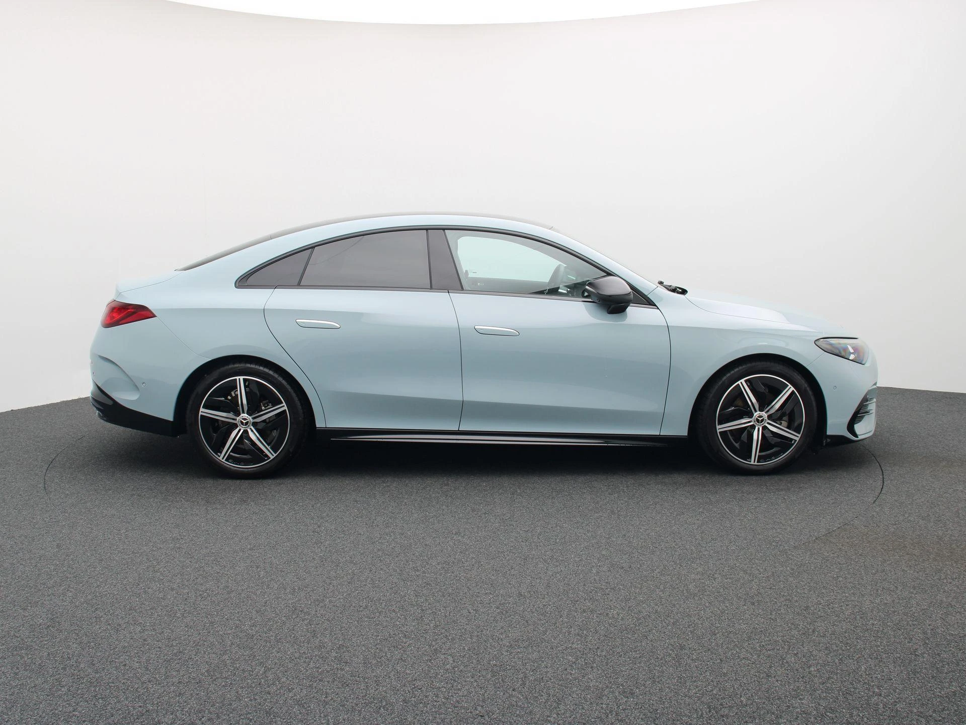 Mercedes-Benz-CLA-image-5