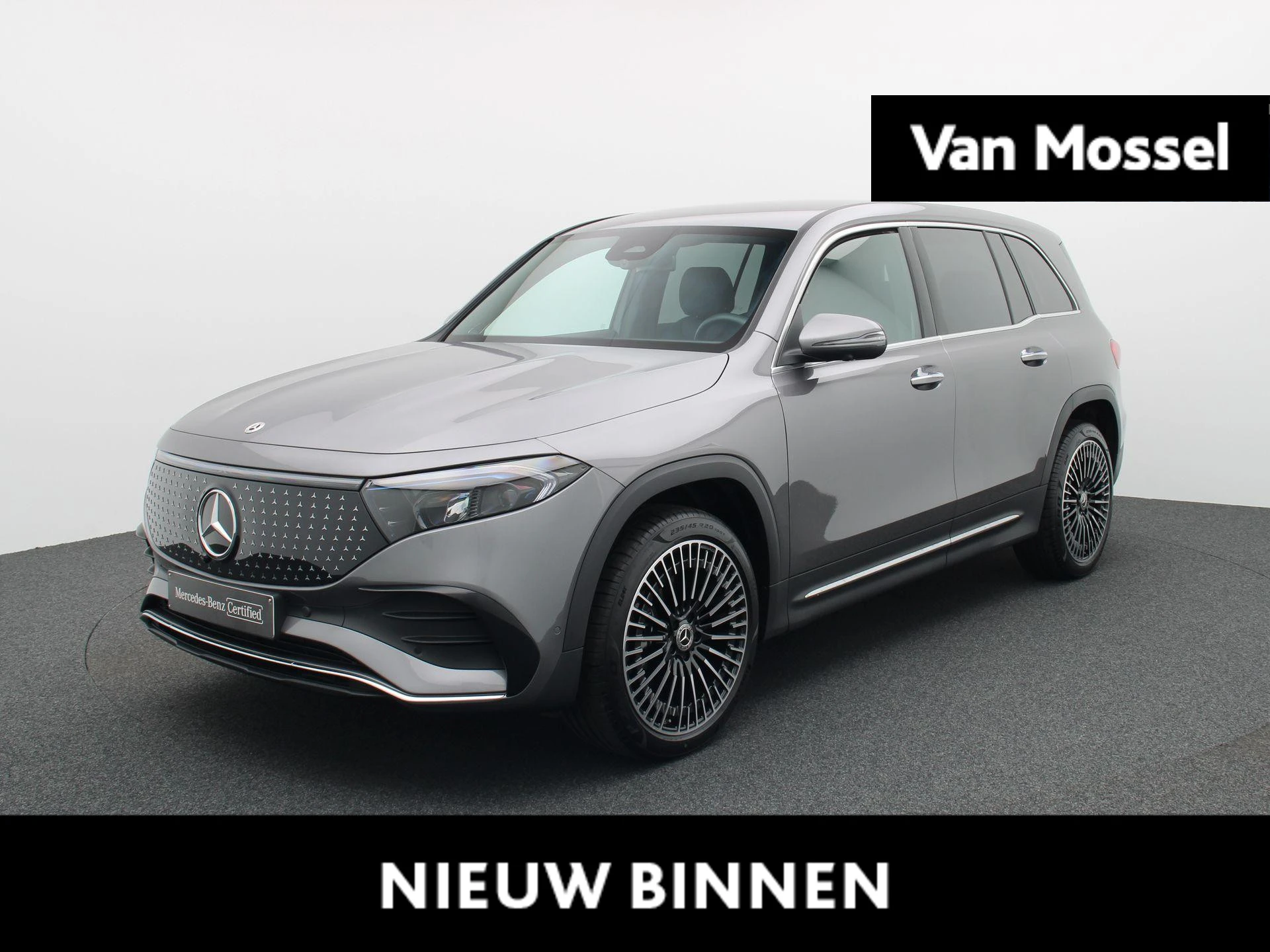 Mercedes-Benz-EQB-image-0