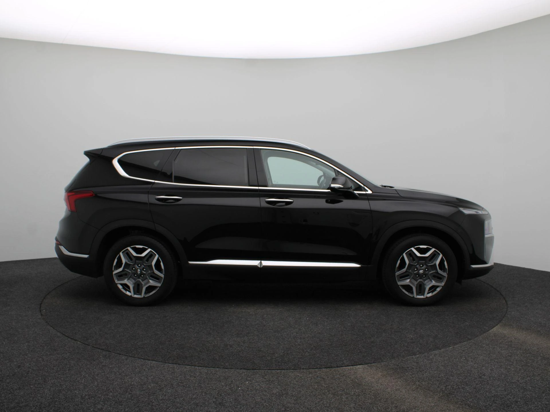 Hyundai-Santa Fe-image-5