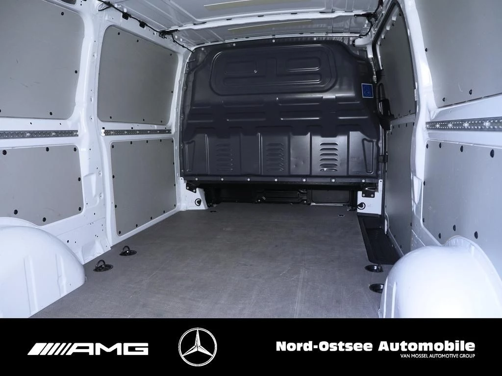 Mercedes-Benz-Vito-image-11