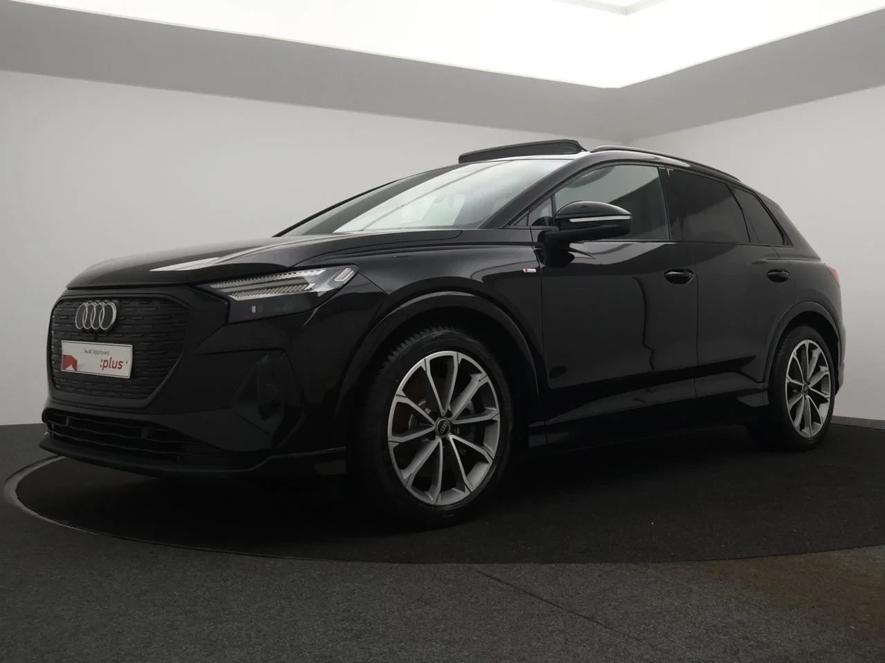 Audi-Q4 e-tron-image-0