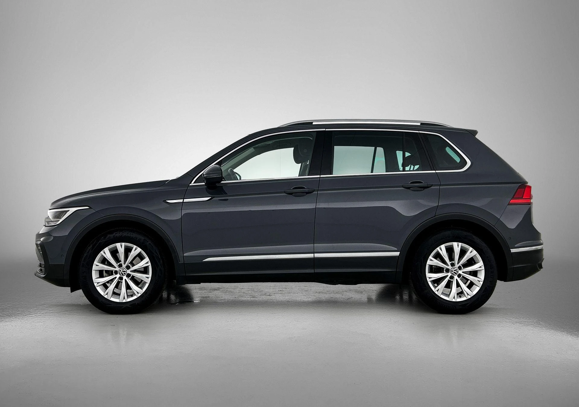 Volkswagen-Tiguan-image-1