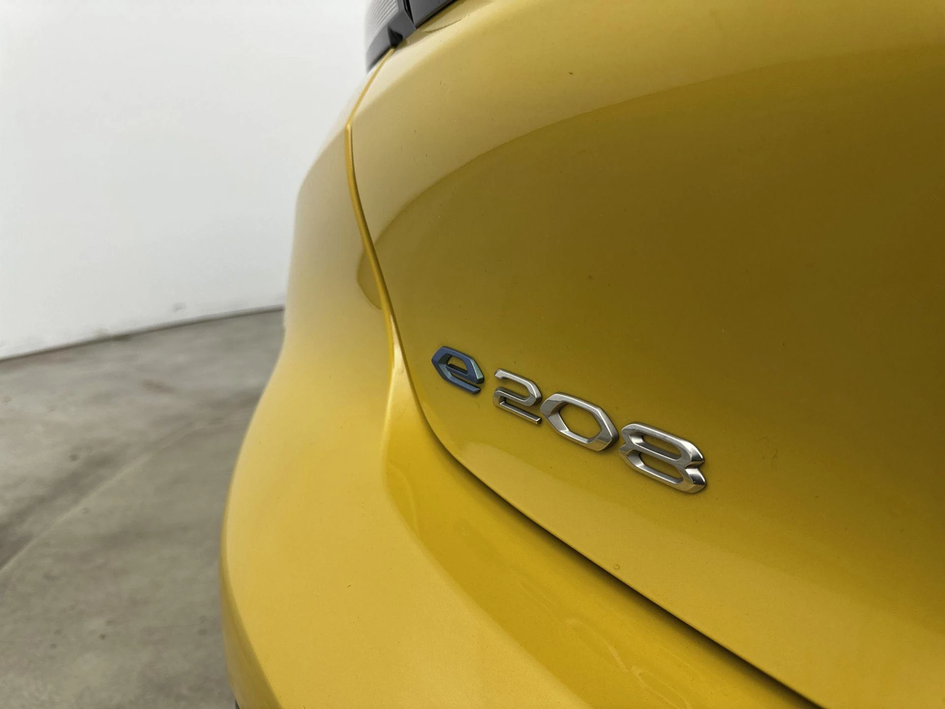 Peugeot-e-208-image-17