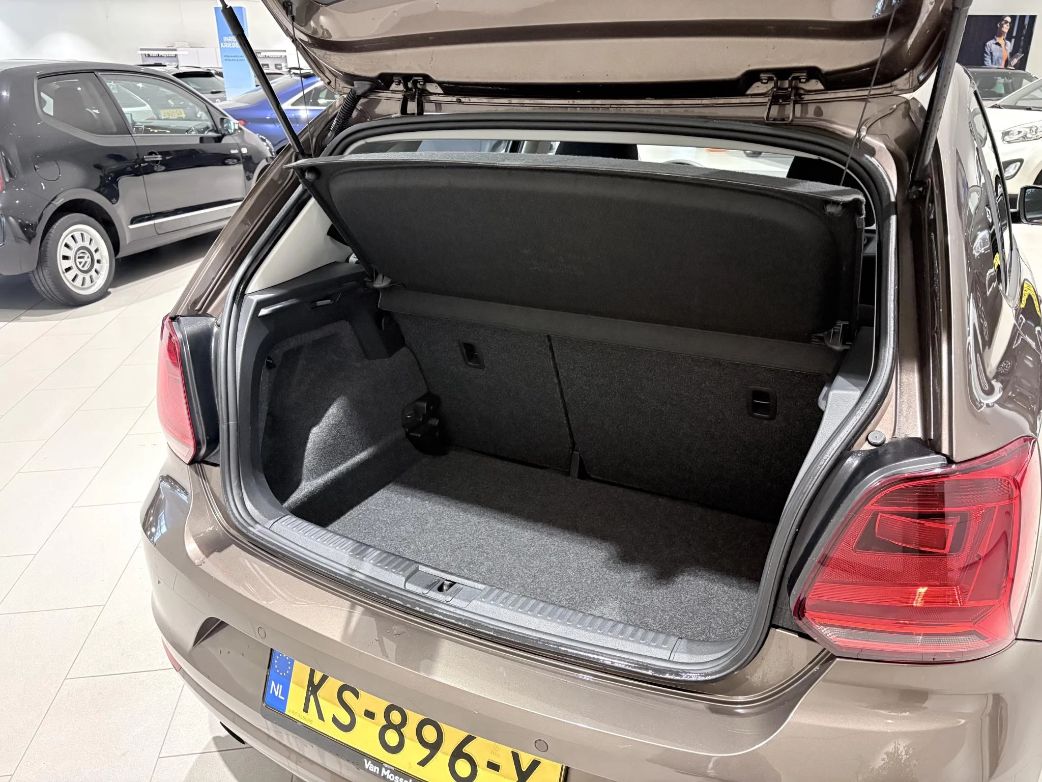 Volkswagen-Polo-image-4