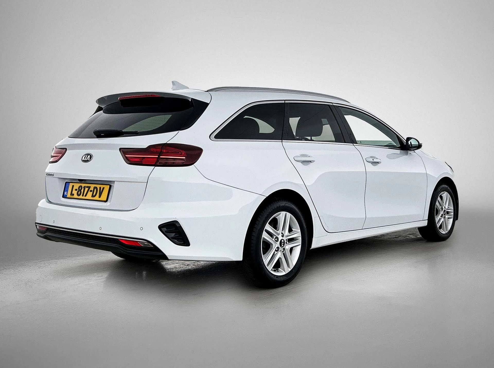Kia-Ceed Sportswagon-image-3