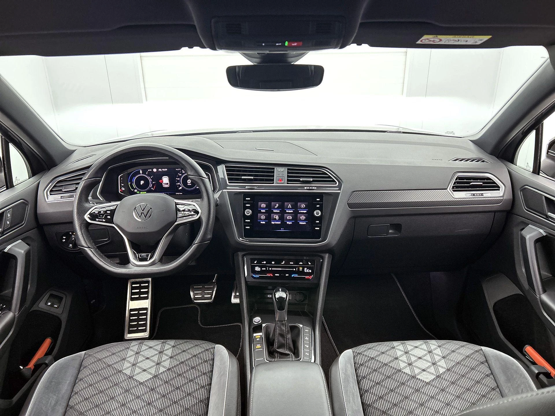 Volkswagen-Tiguan-image-21