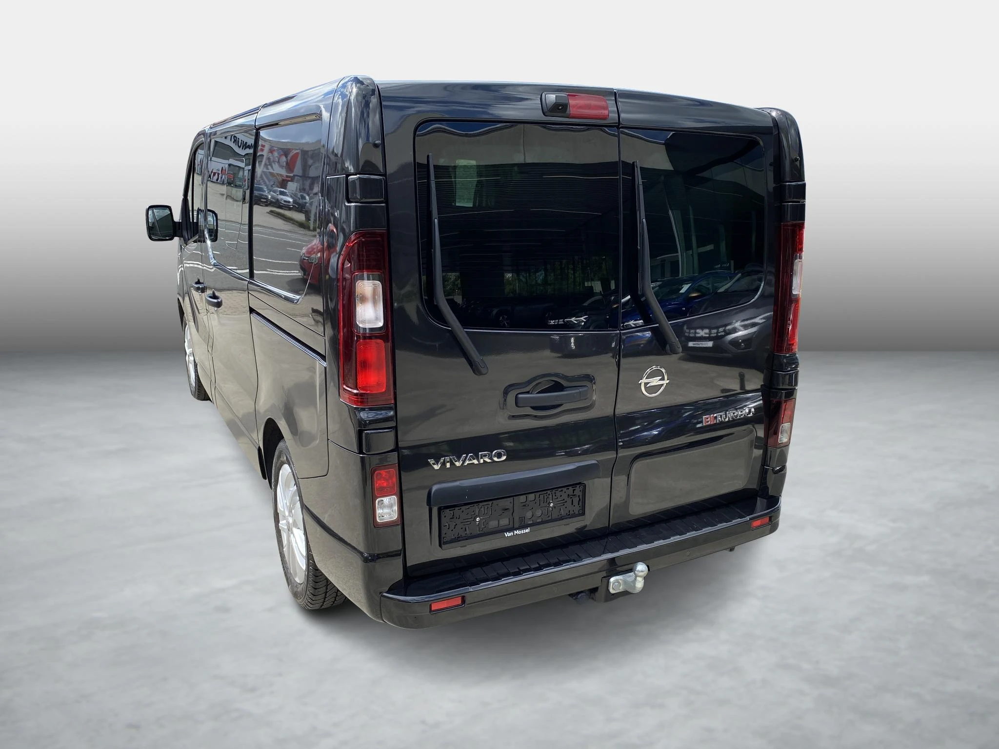 Opel-Vivaro-image-4