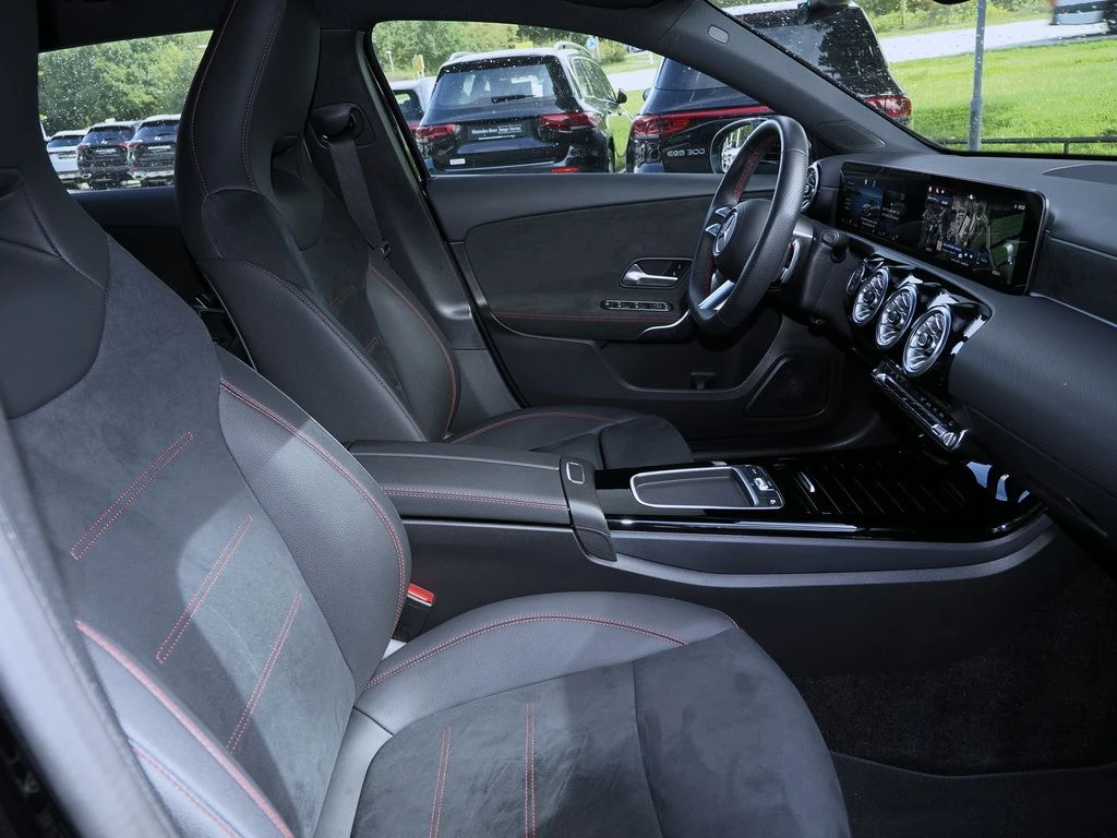 Mercedes-Benz-A-Klasse 200-image-11