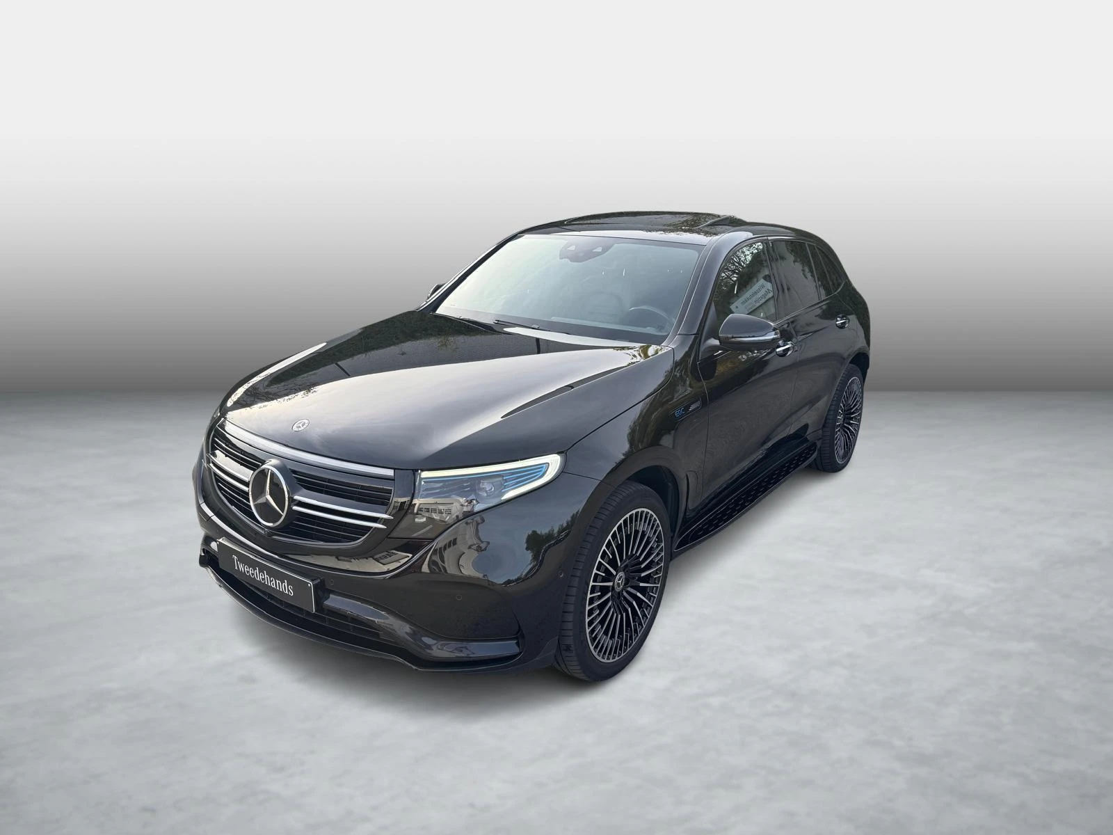 Mercedes-Benz-EQC-image-1