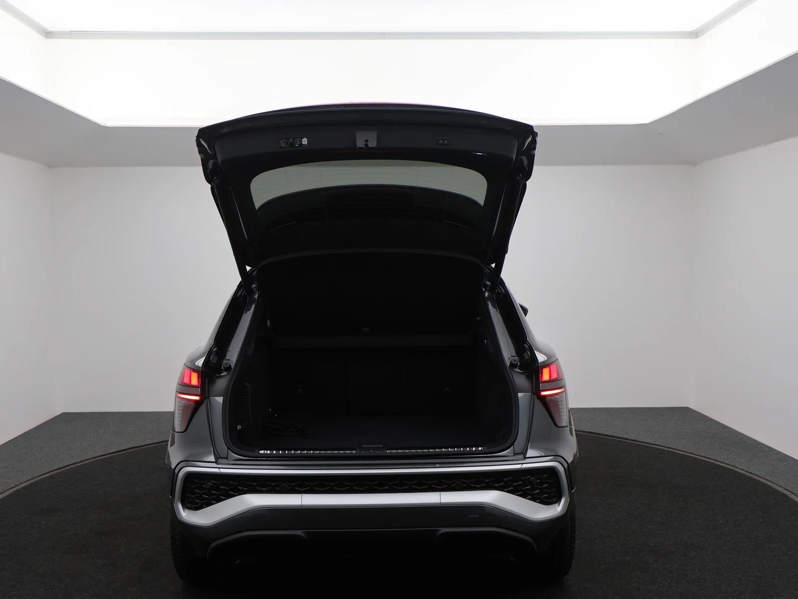 Audi Q3 SUV e-hybrid (PHEV) Audi Q3 SUV Corporate S e-hybrid 272PK *DEMO*