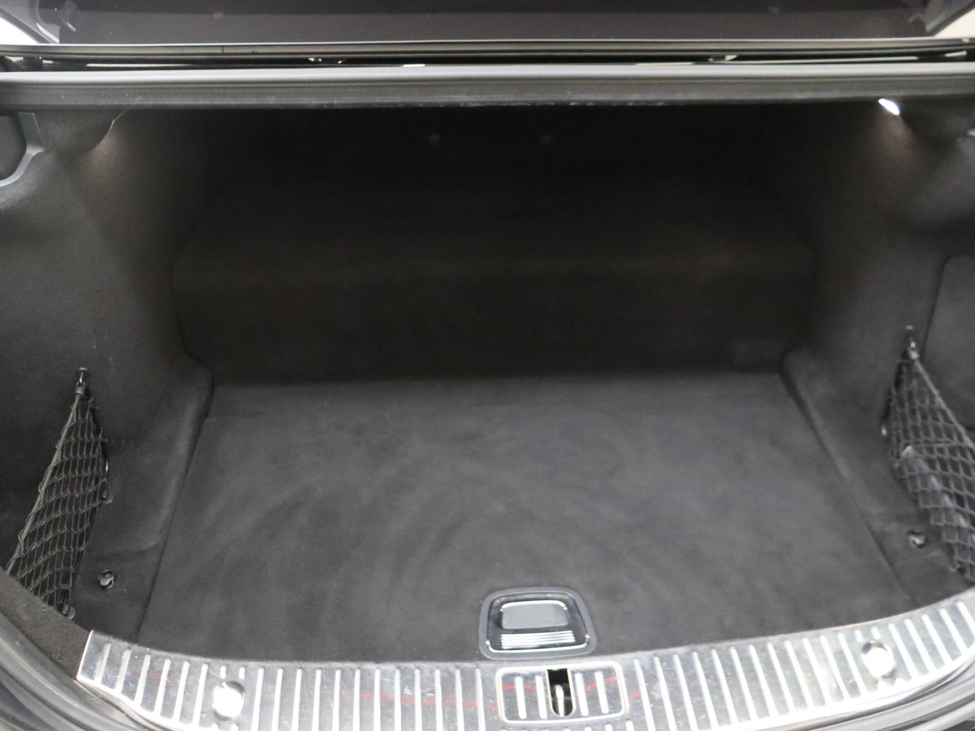 Mercedes-Benz-S-Klasse-image-29