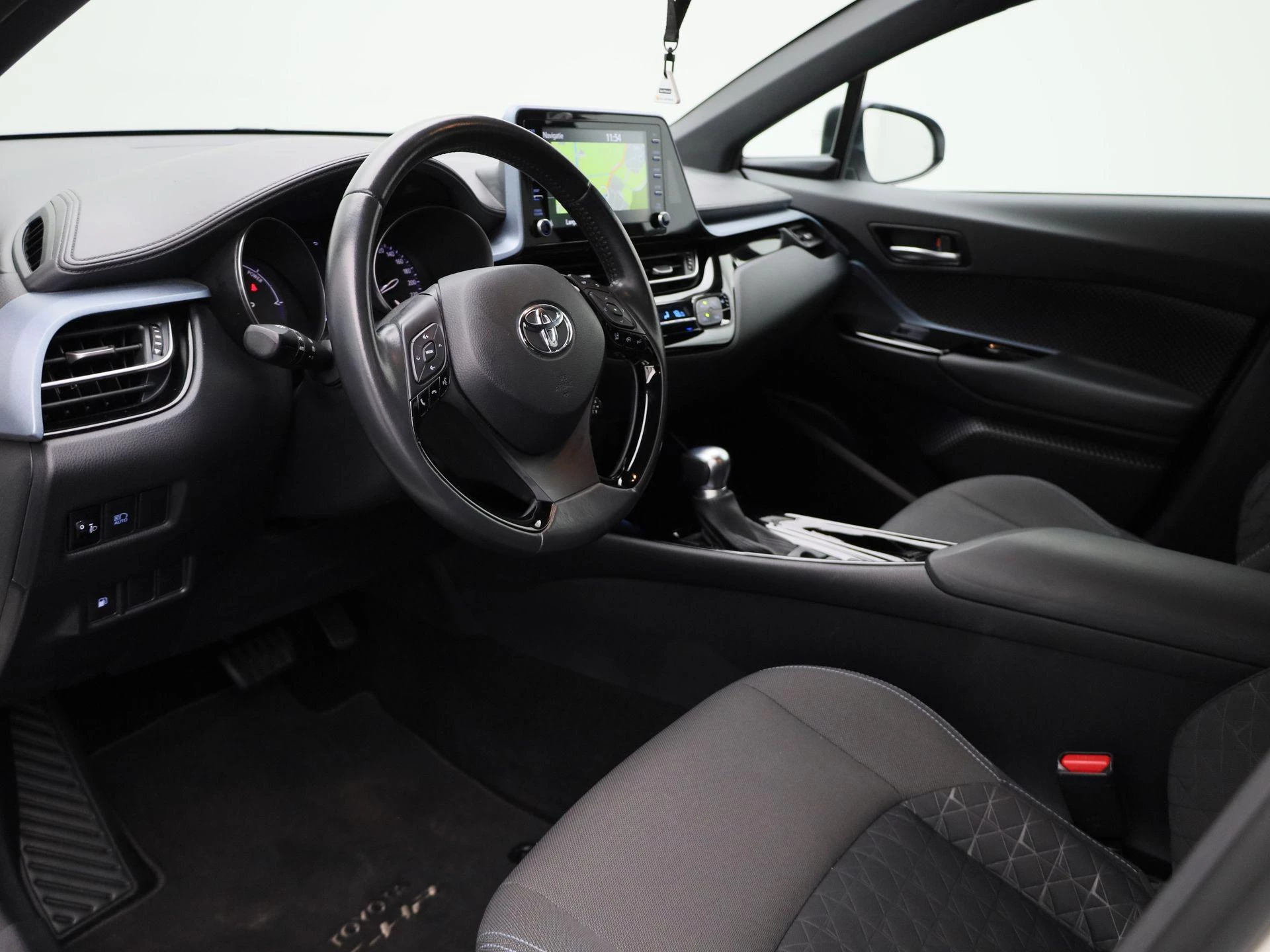 Toyota-C-HR-image-26