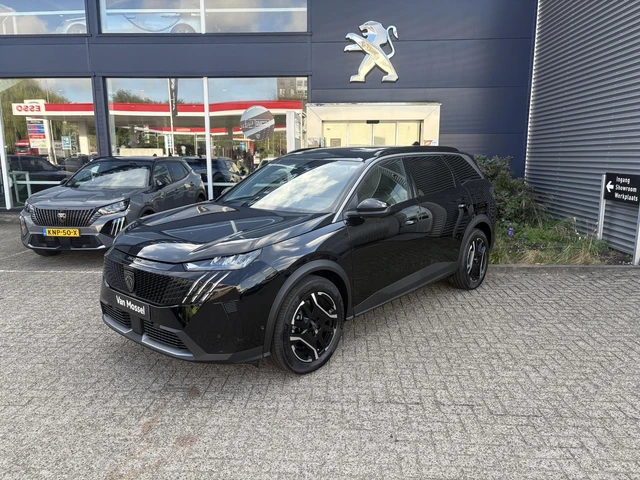 Peugeot e-5008