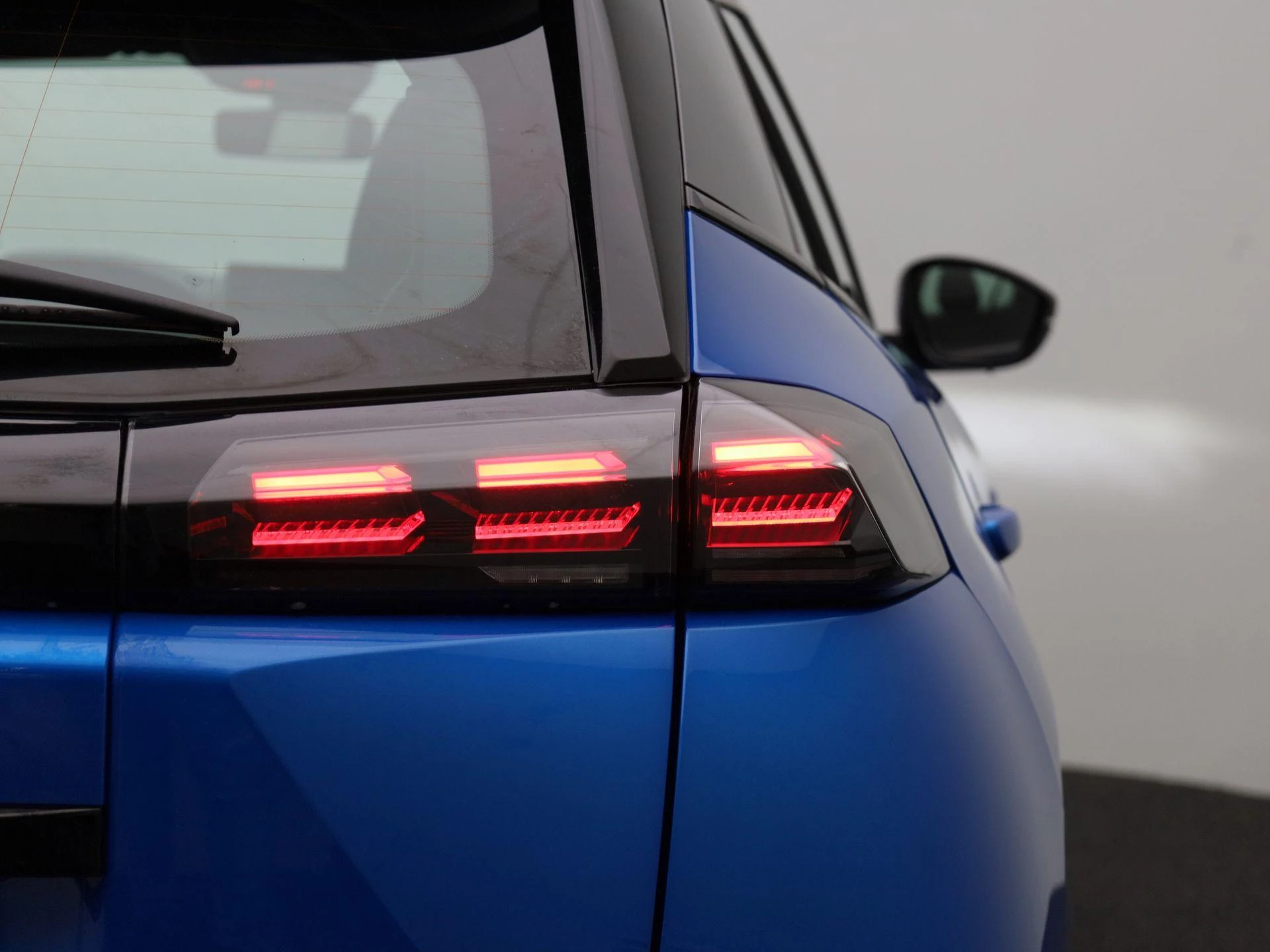 Peugeot-e-2008-image-35