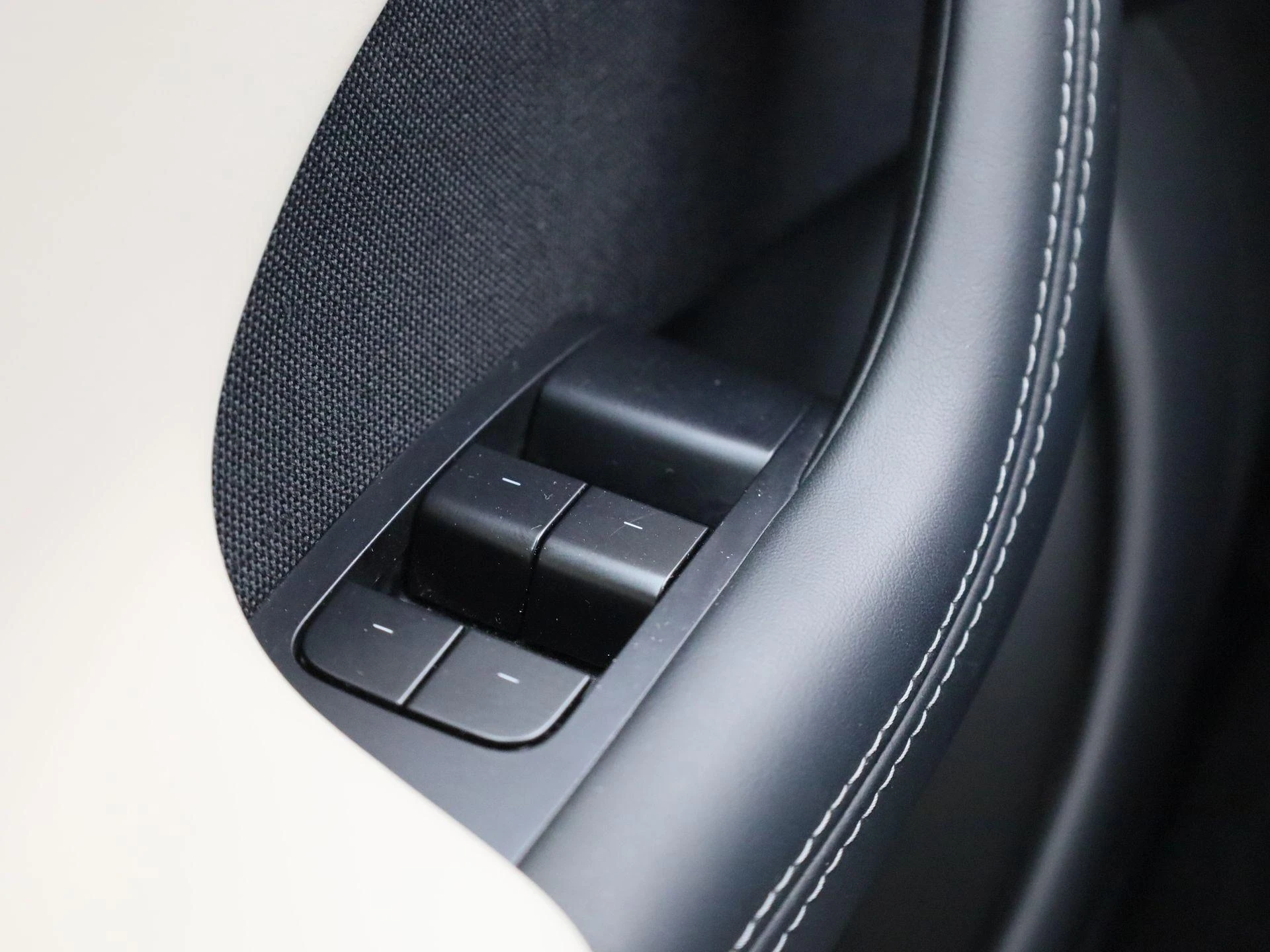 Tesla-Model S-image-35