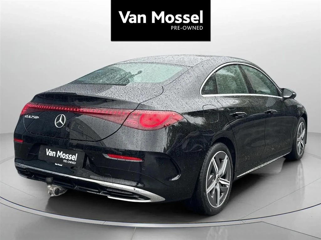 Mercedes-Benz-CLA-image-4