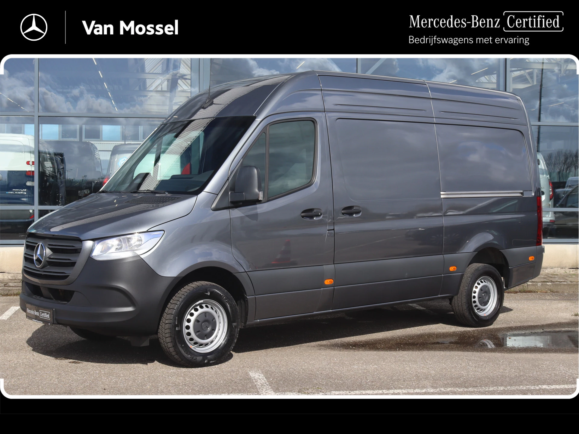 Mercedes-Benz-Sprinter-image-0
